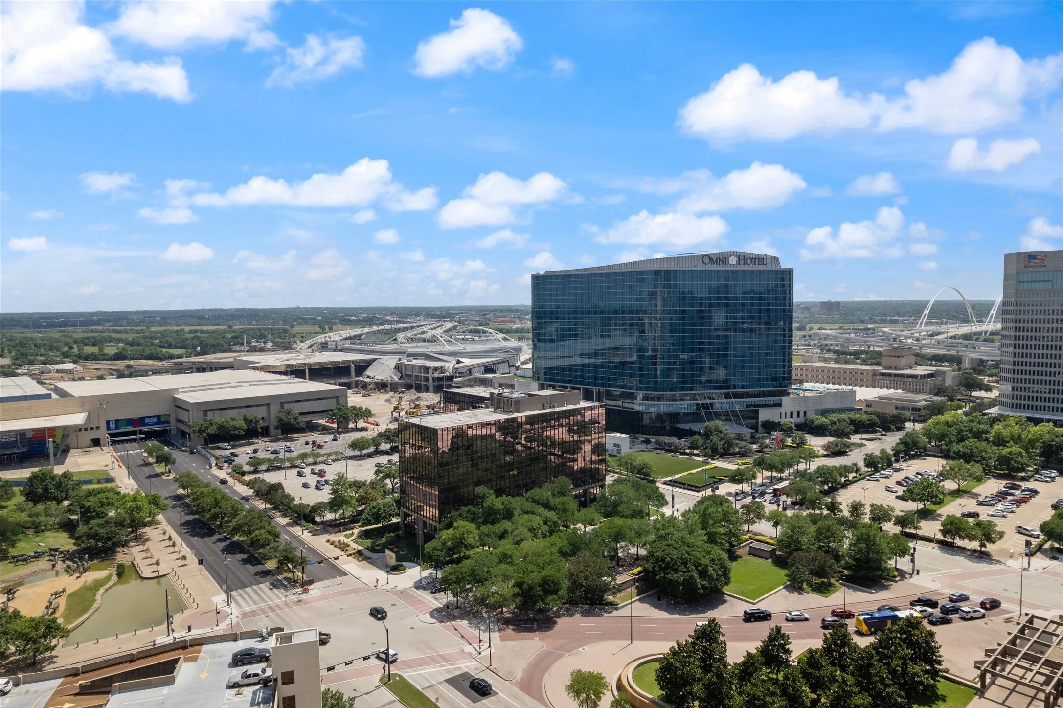 Condominium For Sale in Dallas County , 1122 Jackson Street 1103, Dallas, Texas 75202, 1 Bedroom, 2 Bathroom, 2 Garage spaces, 1,035 Sqft, built in 1925, mls#21298200, Real Estate Agent in Dallas, Homes For Sale in Dallas county, Homes For Sale in Dallas, Realtor in Dallas Texas, Real Estate Brokerage Independent Realty Texas, Luminita Cordes Realtor