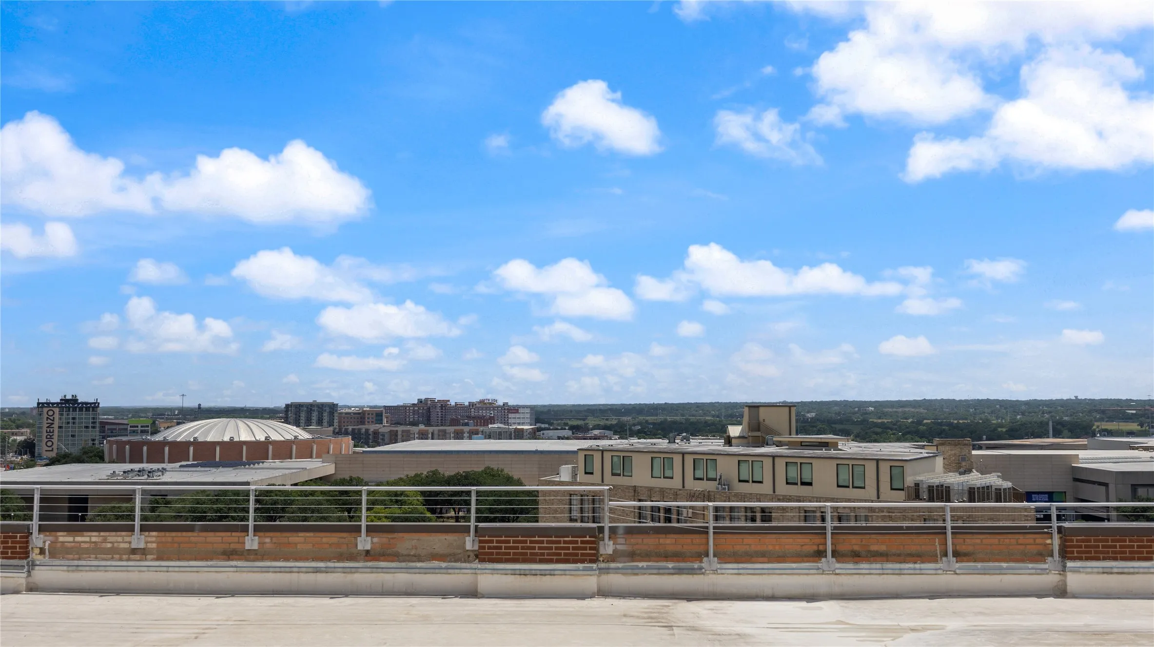Condominium For Sale in Dallas County , 1122 Jackson Street 1103, Dallas, Texas 75202, 1 Bedroom, 2 Bathroom, 2 Garage spaces, 1,035 Sqft, built in 1925, mls#21298200, Real Estate Agent in Dallas, Homes For Sale in Dallas county, Homes For Sale in Dallas, Realtor in Dallas Texas, Real Estate Brokerage Independent Realty Texas, Luminita Cordes Realtor