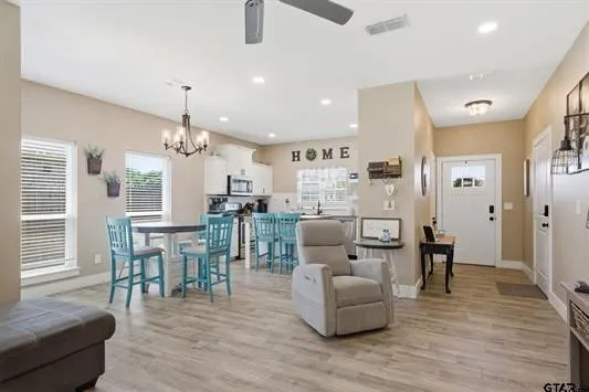 Single Family Residence For Sale in Smith County , 17018 Crossing Circle, Lindale, Texas 75771, 3 Bedroom, 2 Bathroom, 2 Garage spaces, 1,207 Sqft, built in 2022, mls#21298023, Real Estate Agent in Lindale, Homes For Sale in Smith county, Homes For Sale in Lindale, Realtor in Lindale Texas, Real Estate Brokerage Independent Realty Texas, Luminita Cordes Realtor