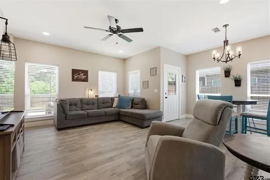 Single Family Residence For Sale in Smith County , 17018 Crossing Circle, Lindale, Texas 75771, 3 Bedroom, 2 Bathroom, 2 Garage spaces, 1,207 Sqft, built in 2022, mls#21298023, Real Estate Agent in Lindale, Homes For Sale in Smith county, Homes For Sale in Lindale, Realtor in Lindale Texas, Real Estate Brokerage Independent Realty Texas, Luminita Cordes Realtor