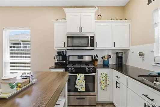 Single Family Residence For Sale in Smith County , 17018 Crossing Circle, Lindale, Texas 75771, 3 Bedroom, 2 Bathroom, 2 Garage spaces, 1,207 Sqft, built in 2022, mls#21298023, Real Estate Agent in Lindale, Homes For Sale in Smith county, Homes For Sale in Lindale, Realtor in Lindale Texas, Real Estate Brokerage Independent Realty Texas, Luminita Cordes Realtor