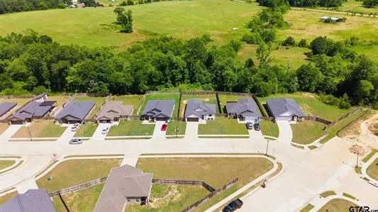 Single Family Residence For Sale in Smith County , 17018 Crossing Circle, Lindale, Texas 75771, 3 Bedroom, 2 Bathroom, 2 Garage spaces, 1,207 Sqft, built in 2022, mls#21298023, Real Estate Agent in Lindale, Homes For Sale in Smith county, Homes For Sale in Lindale, Realtor in Lindale Texas, Real Estate Brokerage Independent Realty Texas, Luminita Cordes Realtor