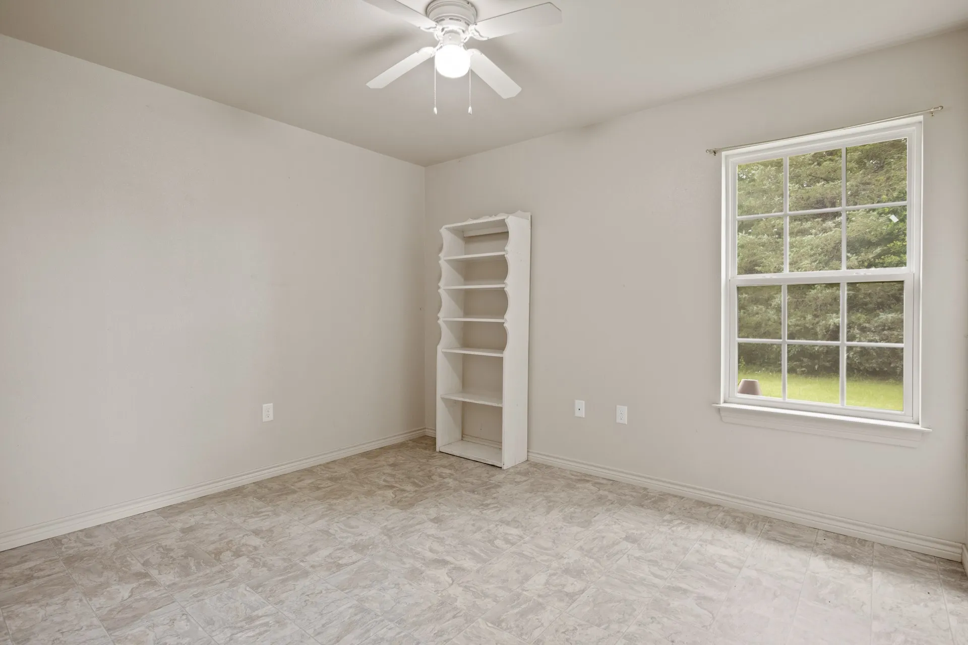 Single Family Residence For Sale in Cass County , 65 RHYNE, Avinger, Texas 75630, 3 Bedroom, 2 Bathroom, Garage spaces, 1,097 Sqft, built in 2014, mls#21298350, Real Estate Agent in Avinger, Homes For Sale in Cass county, Homes For Sale in Avinger, Realtor in Avinger Texas, Real Estate Brokerage Independent Realty Texas, Luminita Cordes Realtor