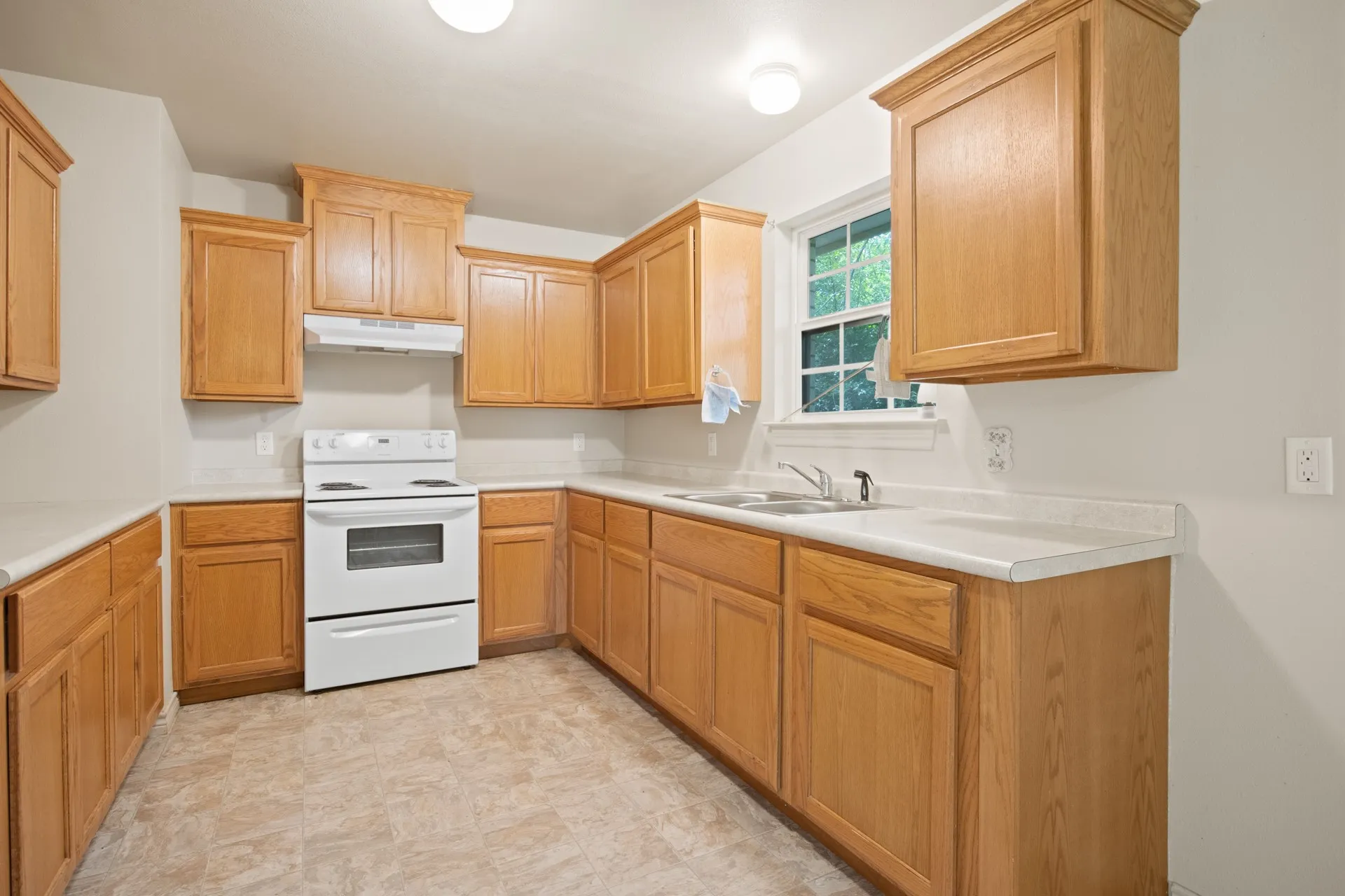Single Family Residence For Sale in Cass County , 65 RHYNE, Avinger, Texas 75630, 3 Bedroom, 2 Bathroom, Garage spaces, 1,097 Sqft, built in 2014, mls#21298350, Real Estate Agent in Avinger, Homes For Sale in Cass county, Homes For Sale in Avinger, Realtor in Avinger Texas, Real Estate Brokerage Independent Realty Texas, Luminita Cordes Realtor