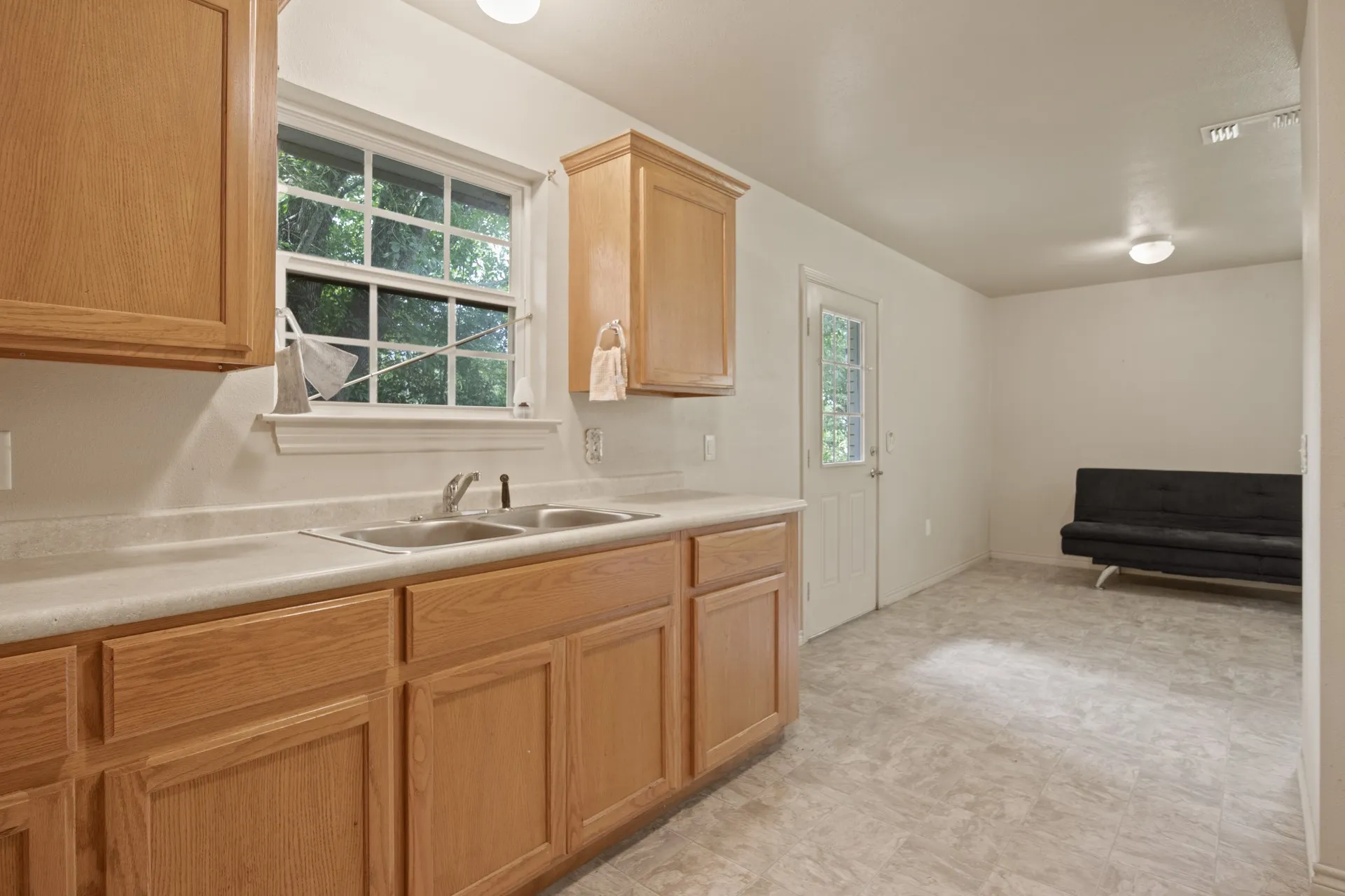 Single Family Residence For Sale in Cass County , 65 RHYNE, Avinger, Texas 75630, 3 Bedroom, 2 Bathroom, Garage spaces, 1,097 Sqft, built in 2014, mls#21298350, Real Estate Agent in Avinger, Homes For Sale in Cass county, Homes For Sale in Avinger, Realtor in Avinger Texas, Real Estate Brokerage Independent Realty Texas, Luminita Cordes Realtor