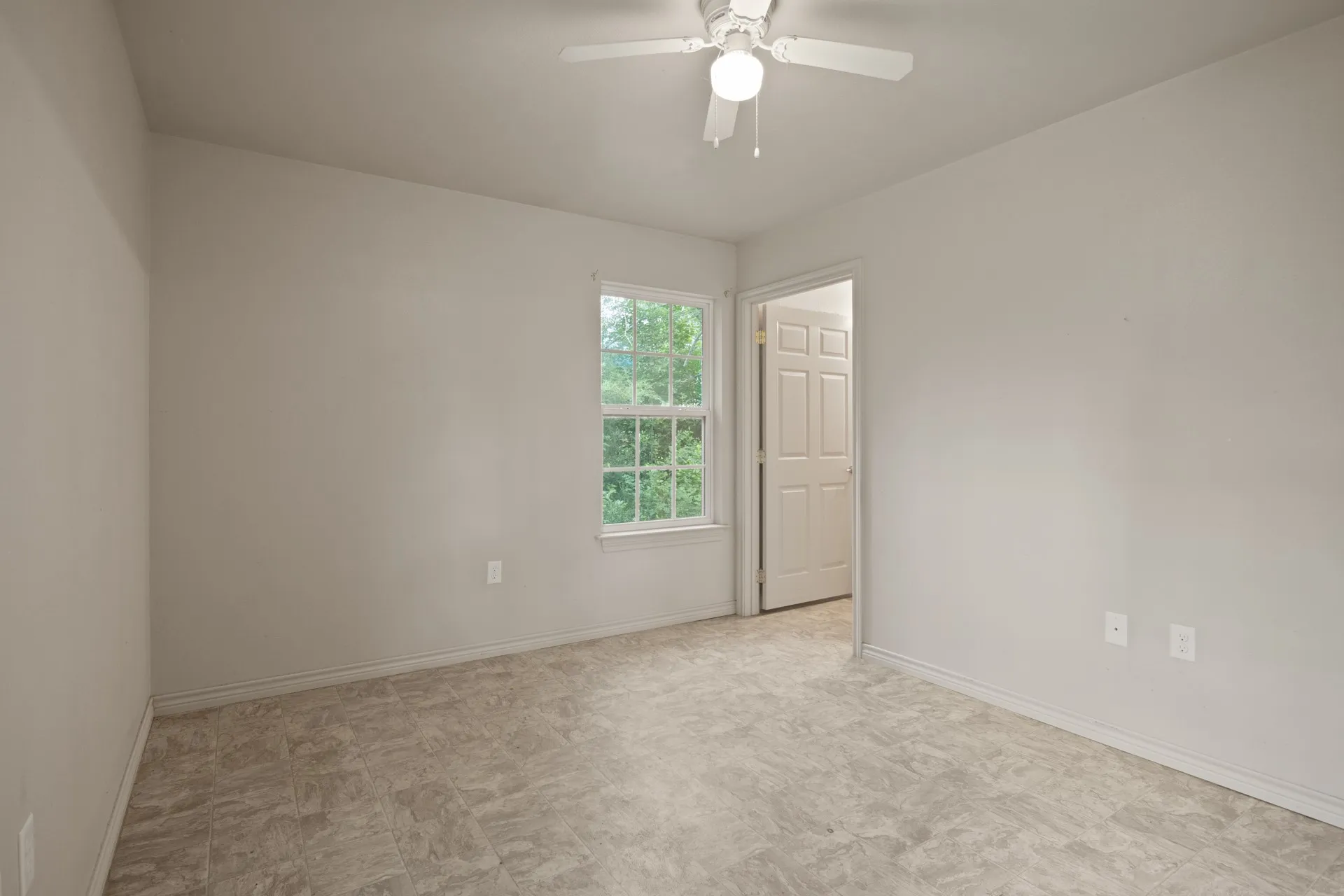 Single Family Residence For Sale in Cass County , 65 RHYNE, Avinger, Texas 75630, 3 Bedroom, 2 Bathroom, Garage spaces, 1,097 Sqft, built in 2014, mls#21298350, Real Estate Agent in Avinger, Homes For Sale in Cass county, Homes For Sale in Avinger, Realtor in Avinger Texas, Real Estate Brokerage Independent Realty Texas, Luminita Cordes Realtor