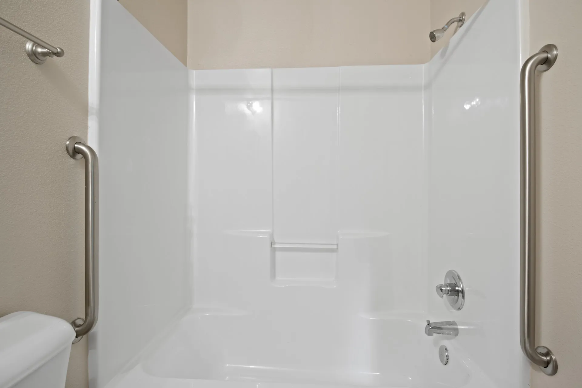 Single Family Residence For Sale in Cass County , 65 RHYNE, Avinger, Texas 75630, 3 Bedroom, 2 Bathroom, Garage spaces, 1,097 Sqft, built in 2014, mls#21298350, Real Estate Agent in Avinger, Homes For Sale in Cass county, Homes For Sale in Avinger, Realtor in Avinger Texas, Real Estate Brokerage Independent Realty Texas, Luminita Cordes Realtor