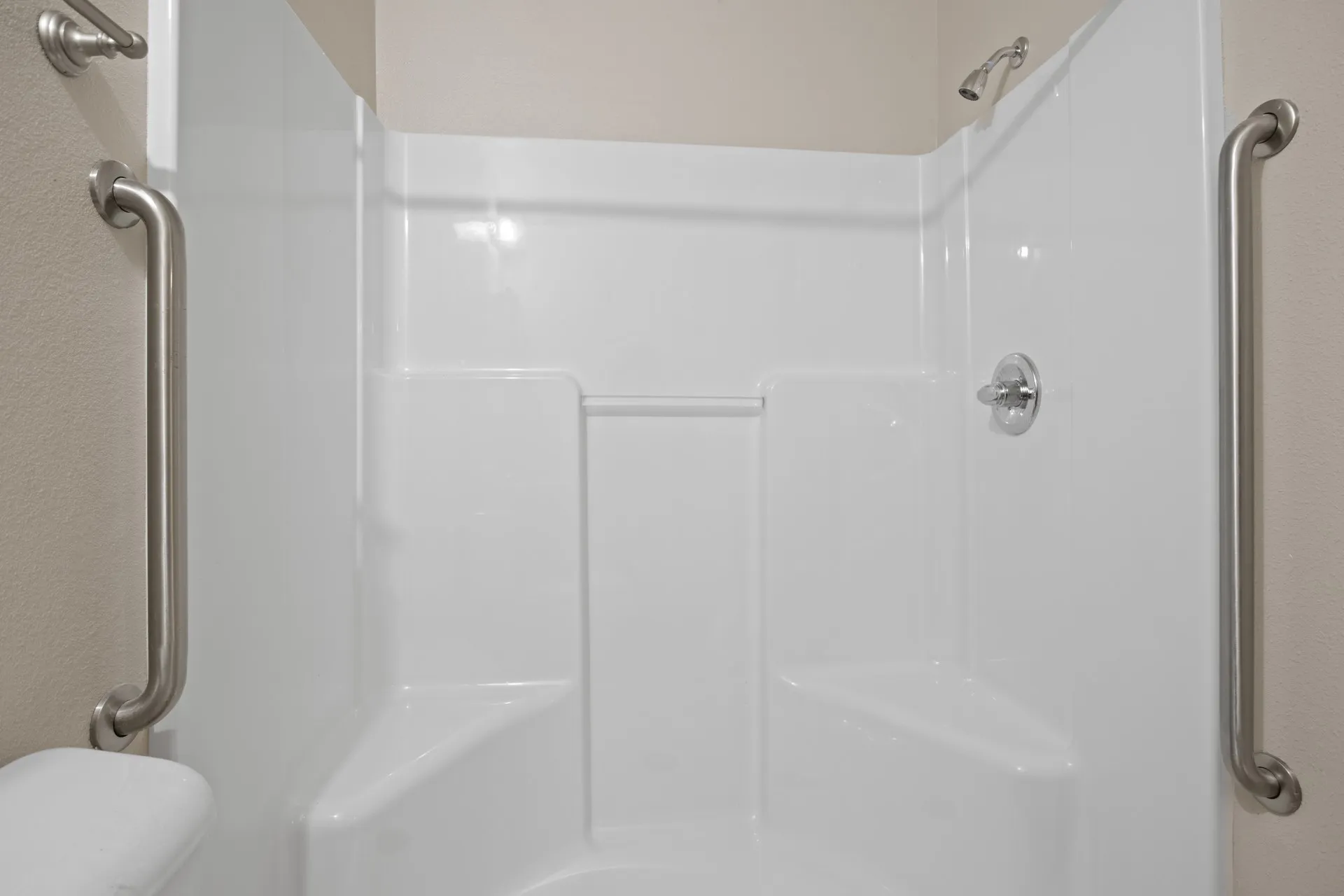 Single Family Residence For Sale in Cass County , 65 RHYNE, Avinger, Texas 75630, 3 Bedroom, 2 Bathroom, Garage spaces, 1,097 Sqft, built in 2014, mls#21298350, Real Estate Agent in Avinger, Homes For Sale in Cass county, Homes For Sale in Avinger, Realtor in Avinger Texas, Real Estate Brokerage Independent Realty Texas, Luminita Cordes Realtor