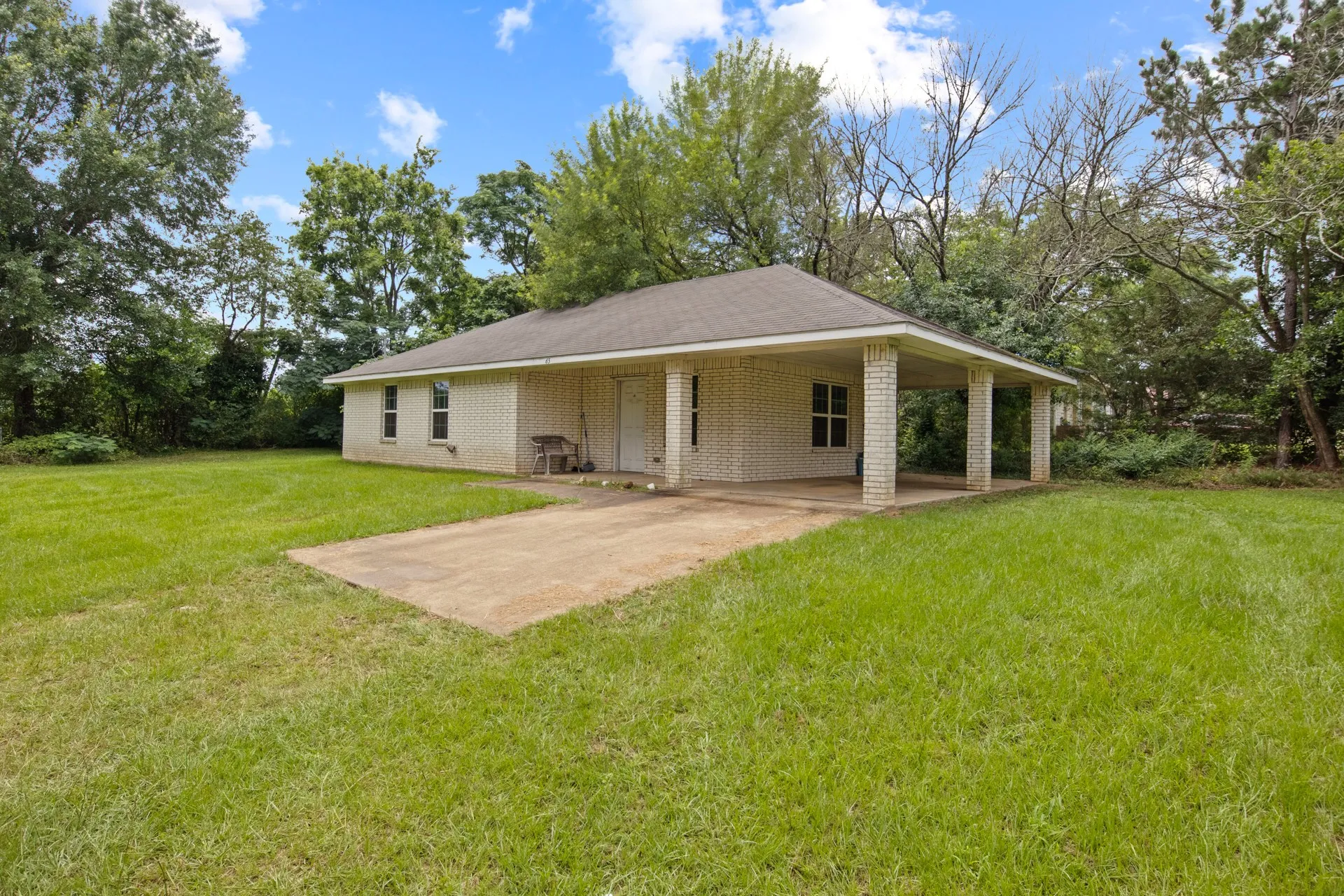 Single Family Residence For Sale in Cass County , 65 RHYNE, Avinger, Texas 75630, 3 Bedroom, 2 Bathroom, Garage spaces, 1,097 Sqft, built in 2014, mls#21298350, Real Estate Agent in Avinger, Homes For Sale in Cass county, Homes For Sale in Avinger, Realtor in Avinger Texas, Real Estate Brokerage Independent Realty Texas, Luminita Cordes Realtor