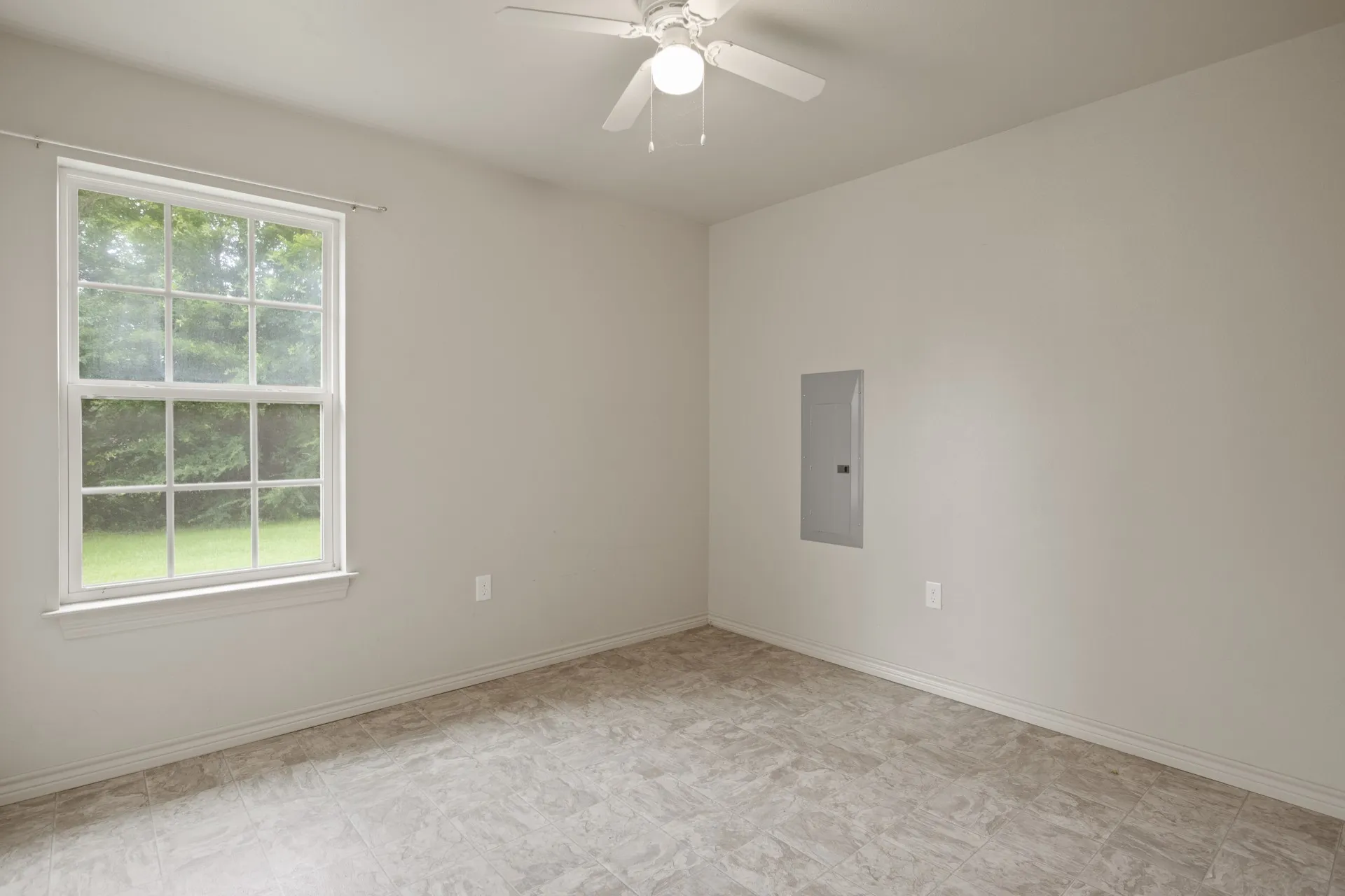 Single Family Residence For Sale in Cass County , 65 RHYNE, Avinger, Texas 75630, 3 Bedroom, 2 Bathroom, Garage spaces, 1,097 Sqft, built in 2014, mls#21298350, Real Estate Agent in Avinger, Homes For Sale in Cass county, Homes For Sale in Avinger, Realtor in Avinger Texas, Real Estate Brokerage Independent Realty Texas, Luminita Cordes Realtor