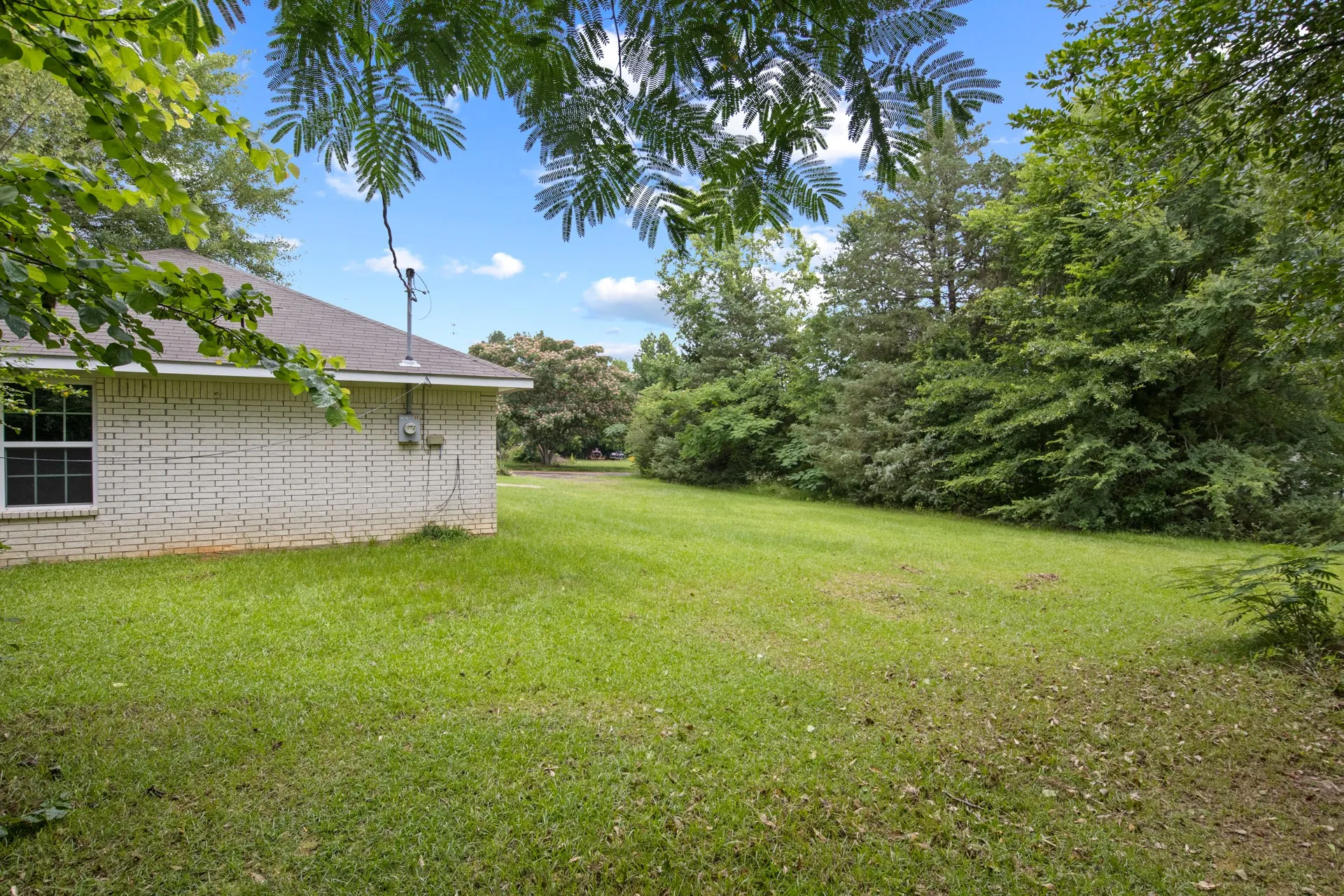 Single Family Residence For Sale in Cass County , 65 RHYNE, Avinger, Texas 75630, 3 Bedroom, 2 Bathroom, Garage spaces, 1,097 Sqft, built in 2014, mls#21298350, Real Estate Agent in Avinger, Homes For Sale in Cass county, Homes For Sale in Avinger, Realtor in Avinger Texas, Real Estate Brokerage Independent Realty Texas, Luminita Cordes Realtor