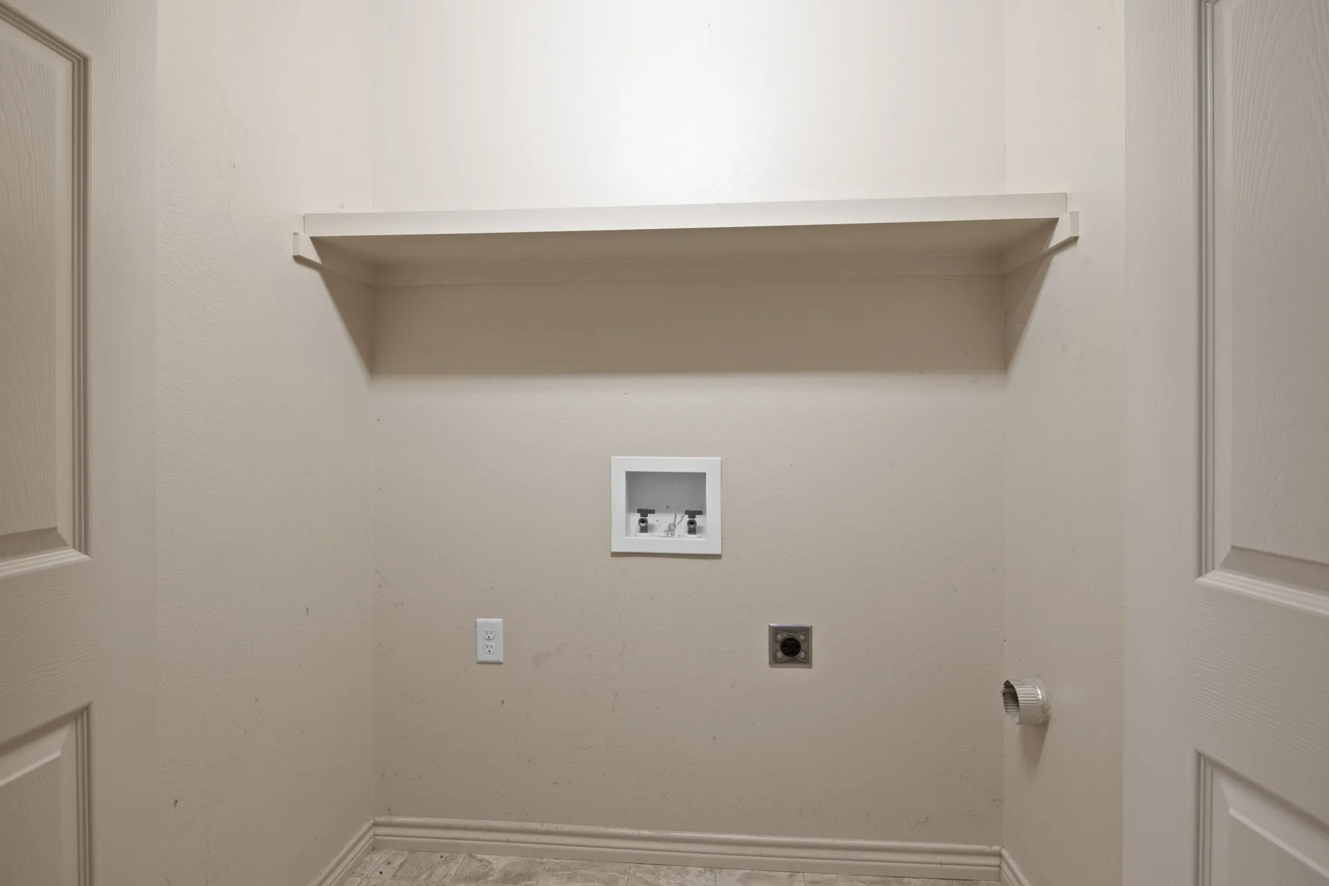 Single Family Residence For Sale in Cass County , 65 RHYNE, Avinger, Texas 75630, 3 Bedroom, 2 Bathroom, Garage spaces, 1,097 Sqft, built in 2014, mls#21298350, Real Estate Agent in Avinger, Homes For Sale in Cass county, Homes For Sale in Avinger, Realtor in Avinger Texas, Real Estate Brokerage Independent Realty Texas, Luminita Cordes Realtor