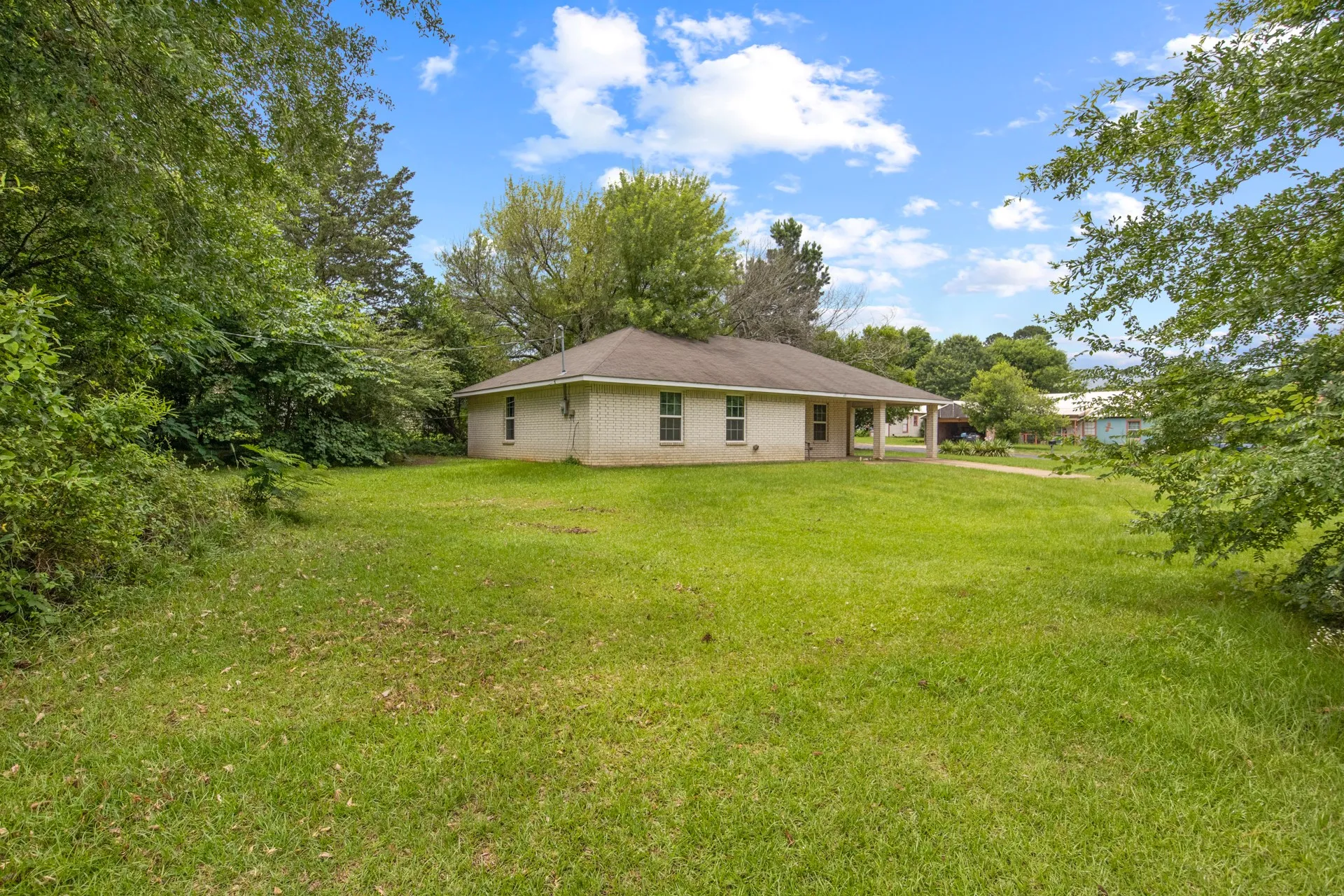 Single Family Residence For Sale in Cass County , 65 RHYNE, Avinger, Texas 75630, 3 Bedroom, 2 Bathroom, Garage spaces, 1,097 Sqft, built in 2014, mls#21298350, Real Estate Agent in Avinger, Homes For Sale in Cass county, Homes For Sale in Avinger, Realtor in Avinger Texas, Real Estate Brokerage Independent Realty Texas, Luminita Cordes Realtor