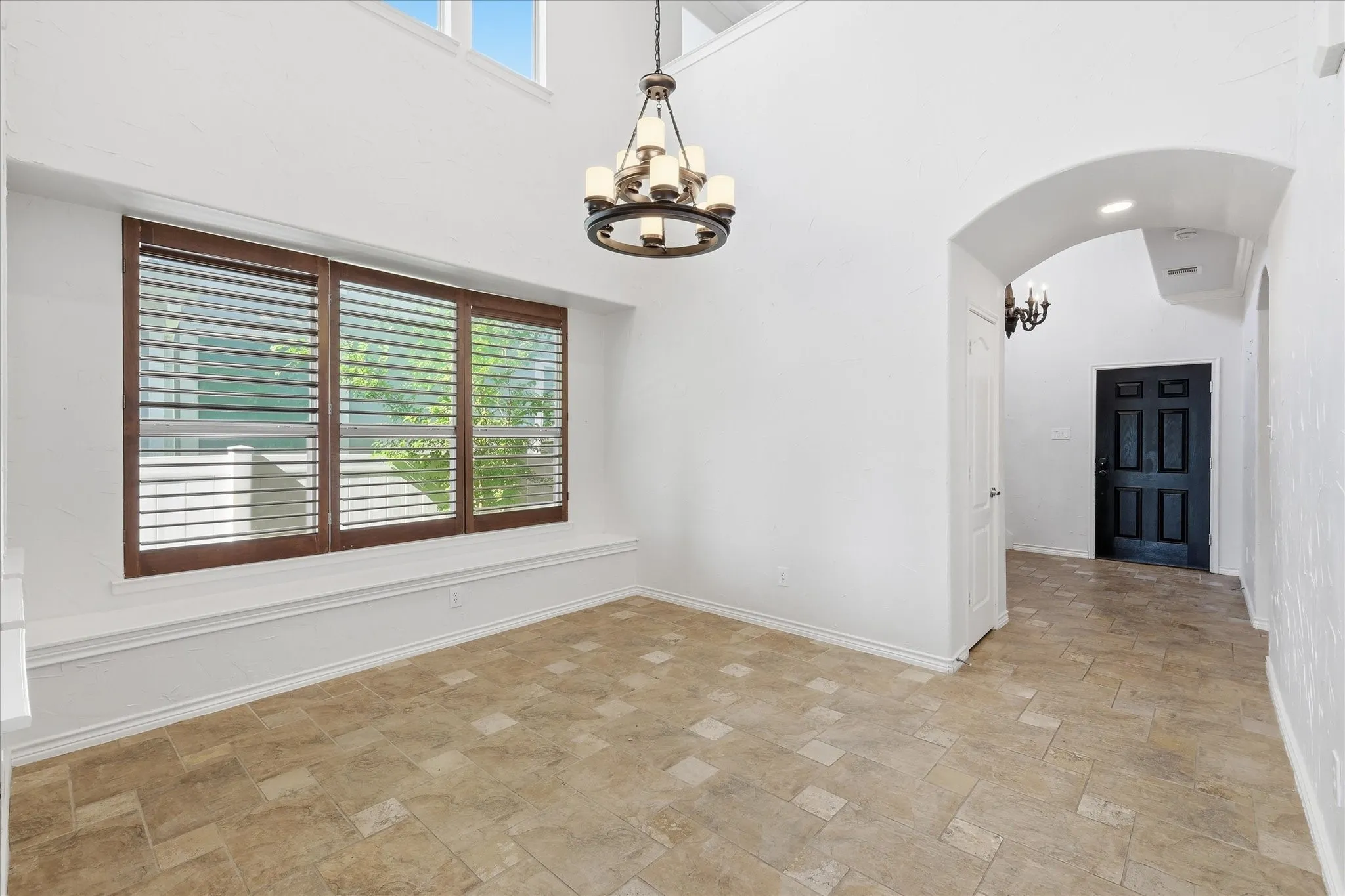 Single Family Residence For Sale in Denton County , 1418 Sea Pines Drive, Savannah, Texas 76227, 4 Bedroom, 3 Bathroom, 2 Garage spaces, 2,561 Sqft, built in 2006, mls#21293222, Real Estate Agent in Savannah, Homes For Sale in Denton county, Homes For Sale in Savannah, Realtor in Savannah Texas, Real Estate Brokerage Independent Realty Texas, Luminita Cordes Realtor
