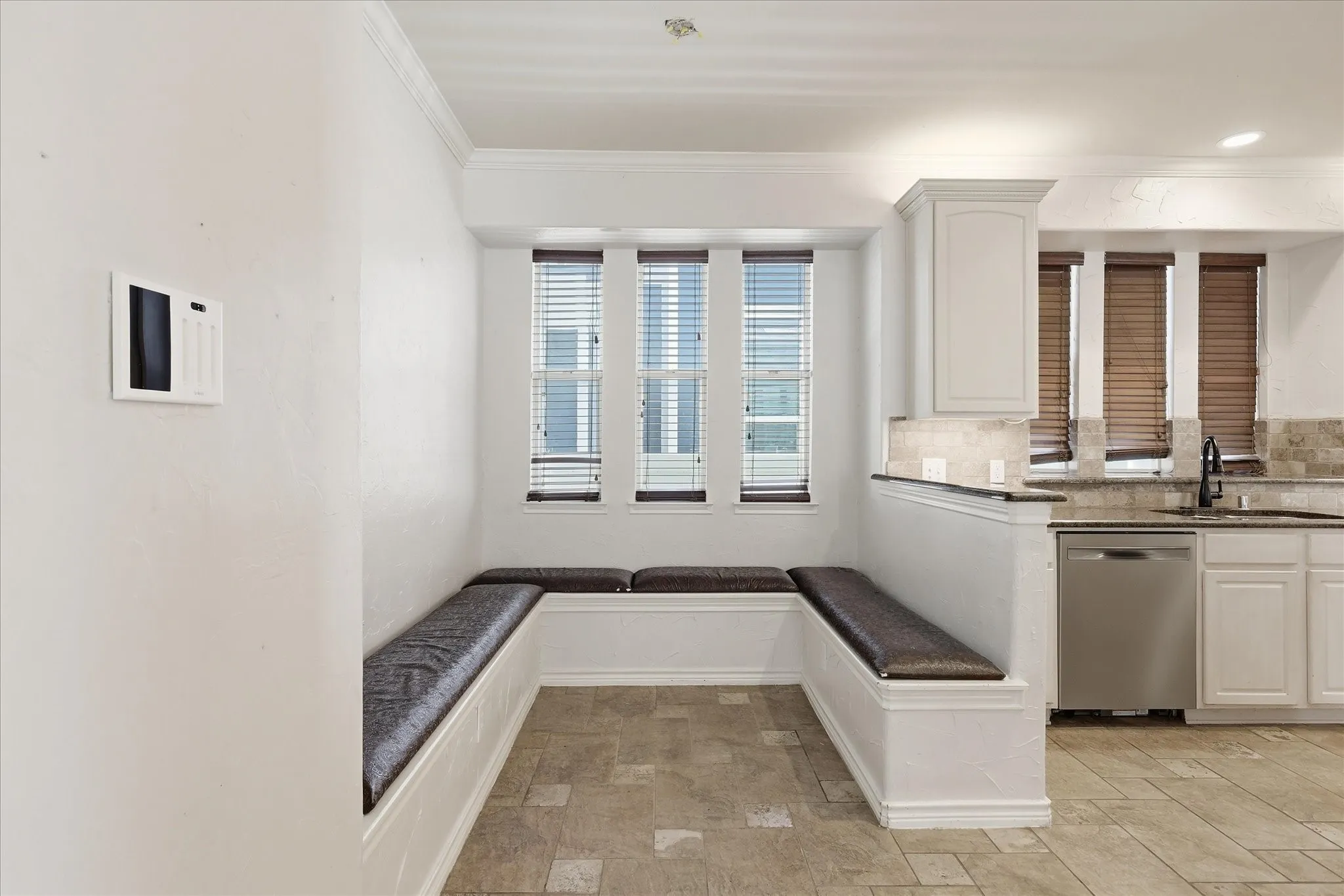 Single Family Residence For Sale in Denton County , 1418 Sea Pines Drive, Savannah, Texas 76227, 4 Bedroom, 3 Bathroom, 2 Garage spaces, 2,561 Sqft, built in 2006, mls#21293222, Real Estate Agent in Savannah, Homes For Sale in Denton county, Homes For Sale in Savannah, Realtor in Savannah Texas, Real Estate Brokerage Independent Realty Texas, Luminita Cordes Realtor