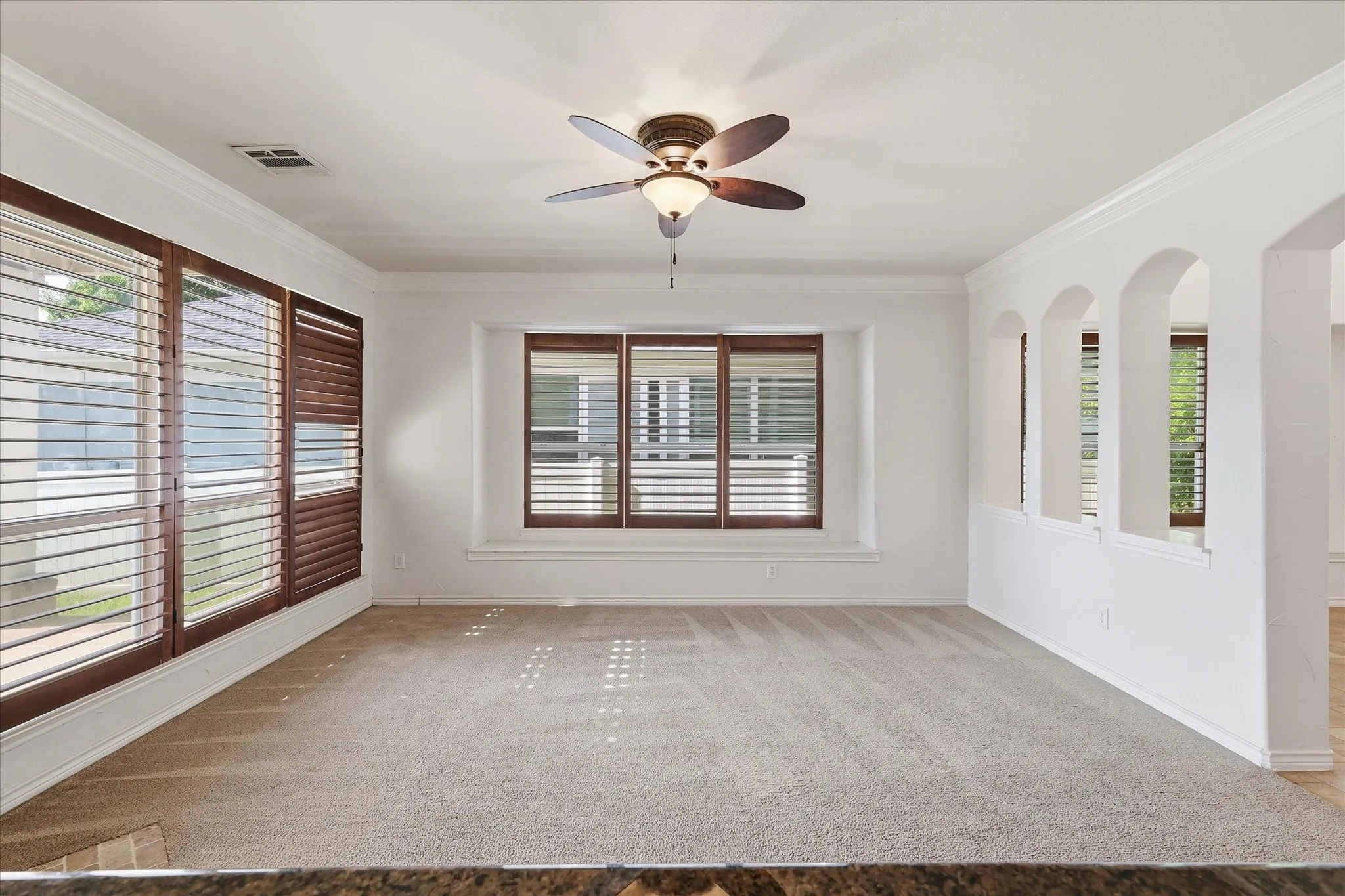 Single Family Residence For Sale in Denton County , 1418 Sea Pines Drive, Savannah, Texas 76227, 4 Bedroom, 3 Bathroom, 2 Garage spaces, 2,561 Sqft, built in 2006, mls#21293222, Real Estate Agent in Savannah, Homes For Sale in Denton county, Homes For Sale in Savannah, Realtor in Savannah Texas, Real Estate Brokerage Independent Realty Texas, Luminita Cordes Realtor