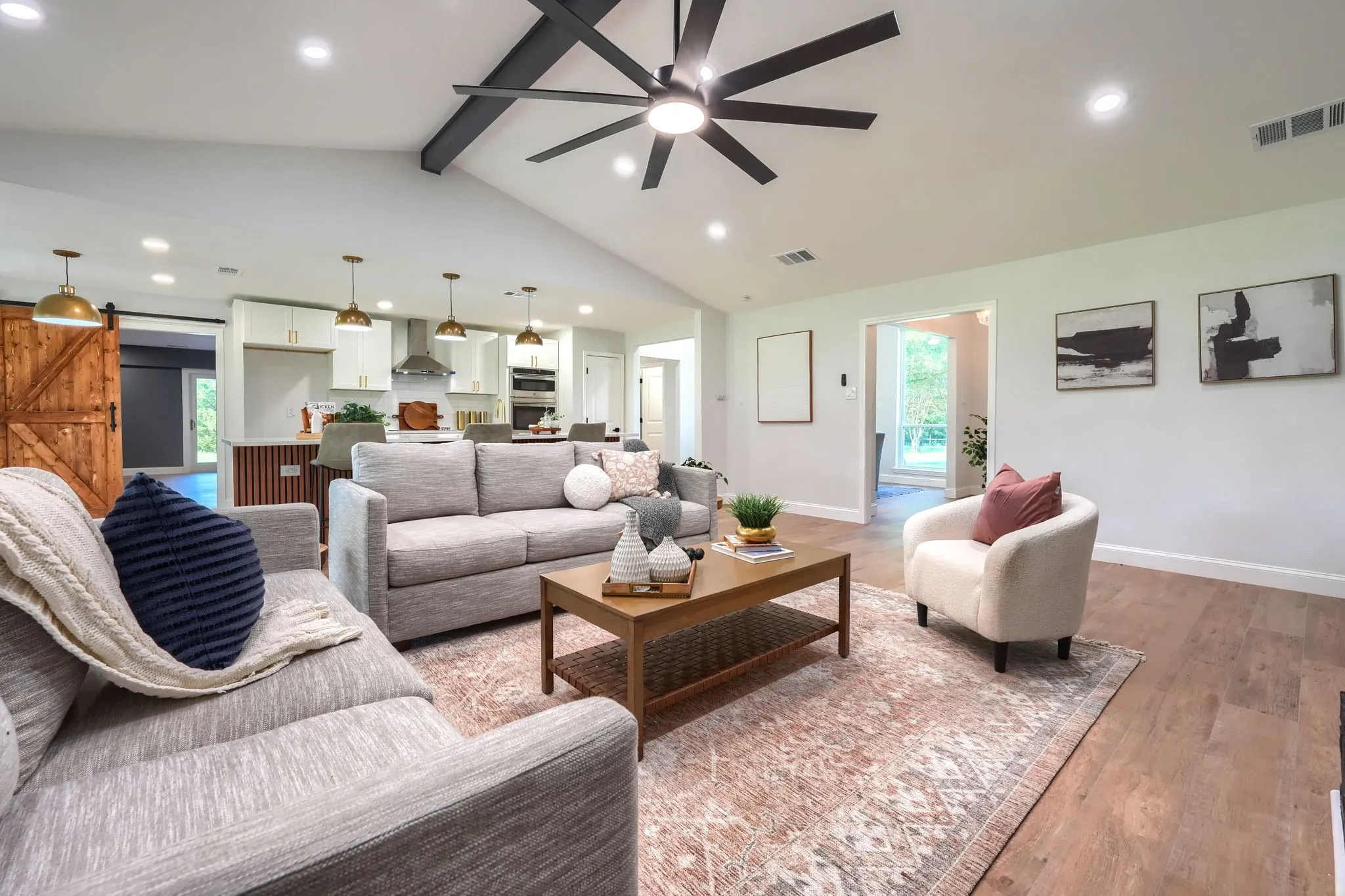 Single Family Residence For Sale in Rockwall County , 931 Meadow Drive, Rockwall, Texas 75032, 4 Bedroom, 3 Bathroom, Garage spaces, 2,925 Sqft, built in 1979, mls#21295845, Real Estate Agent in Rockwall, Homes For Sale in Rockwall county, Homes For Sale in Rockwall, Realtor in Rockwall Texas, Real Estate Brokerage Independent Realty Texas, Luminita Cordes Realtor