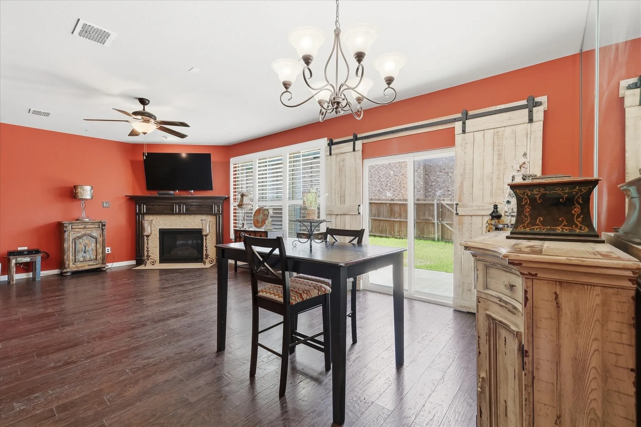 Townhouse For Sale in Denton County , 399 Dublin Street, Lewisville, Texas 75067, 3 Bedroom, 3 Bathroom, 2 Garage spaces, 1,942 Sqft, built in 2012, mls#21294114, Real Estate Agent in Lewisville, Homes For Sale in Denton county, Homes For Sale in Lewisville, Realtor in Lewisville Texas, Real Estate Brokerage Independent Realty Texas, Luminita Cordes Realtor