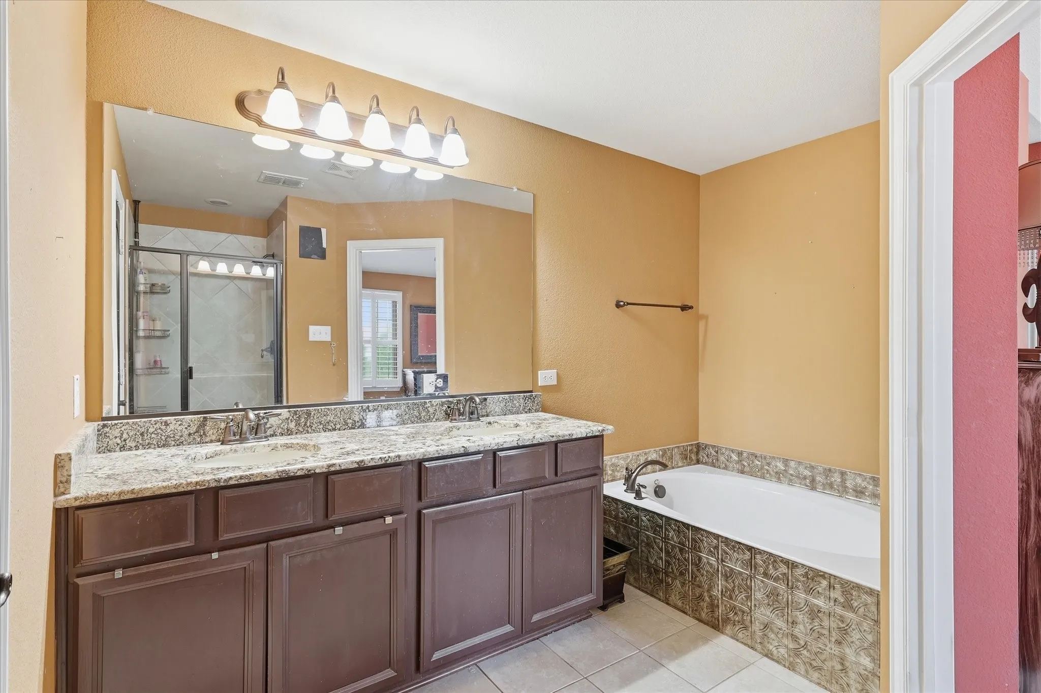 Townhouse For Sale in Denton County , 399 Dublin Street, Lewisville, Texas 75067, 3 Bedroom, 3 Bathroom, 2 Garage spaces, 1,942 Sqft, built in 2012, mls#21294114, Real Estate Agent in Lewisville, Homes For Sale in Denton county, Homes For Sale in Lewisville, Realtor in Lewisville Texas, Real Estate Brokerage Independent Realty Texas, Luminita Cordes Realtor