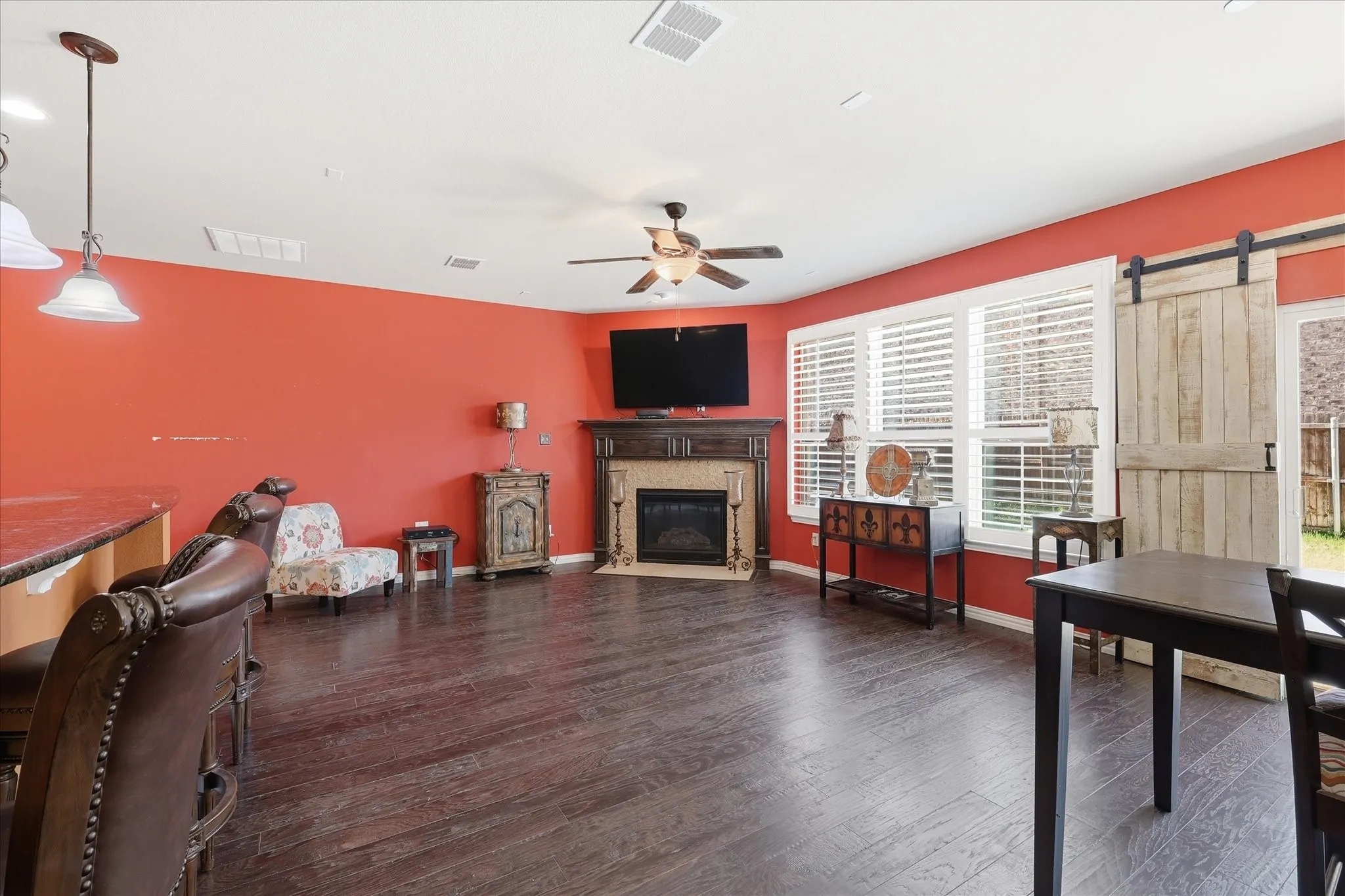 Townhouse For Sale in Denton County , 399 Dublin Street, Lewisville, Texas 75067, 3 Bedroom, 3 Bathroom, 2 Garage spaces, 1,942 Sqft, built in 2012, mls#21294114, Real Estate Agent in Lewisville, Homes For Sale in Denton county, Homes For Sale in Lewisville, Realtor in Lewisville Texas, Real Estate Brokerage Independent Realty Texas, Luminita Cordes Realtor