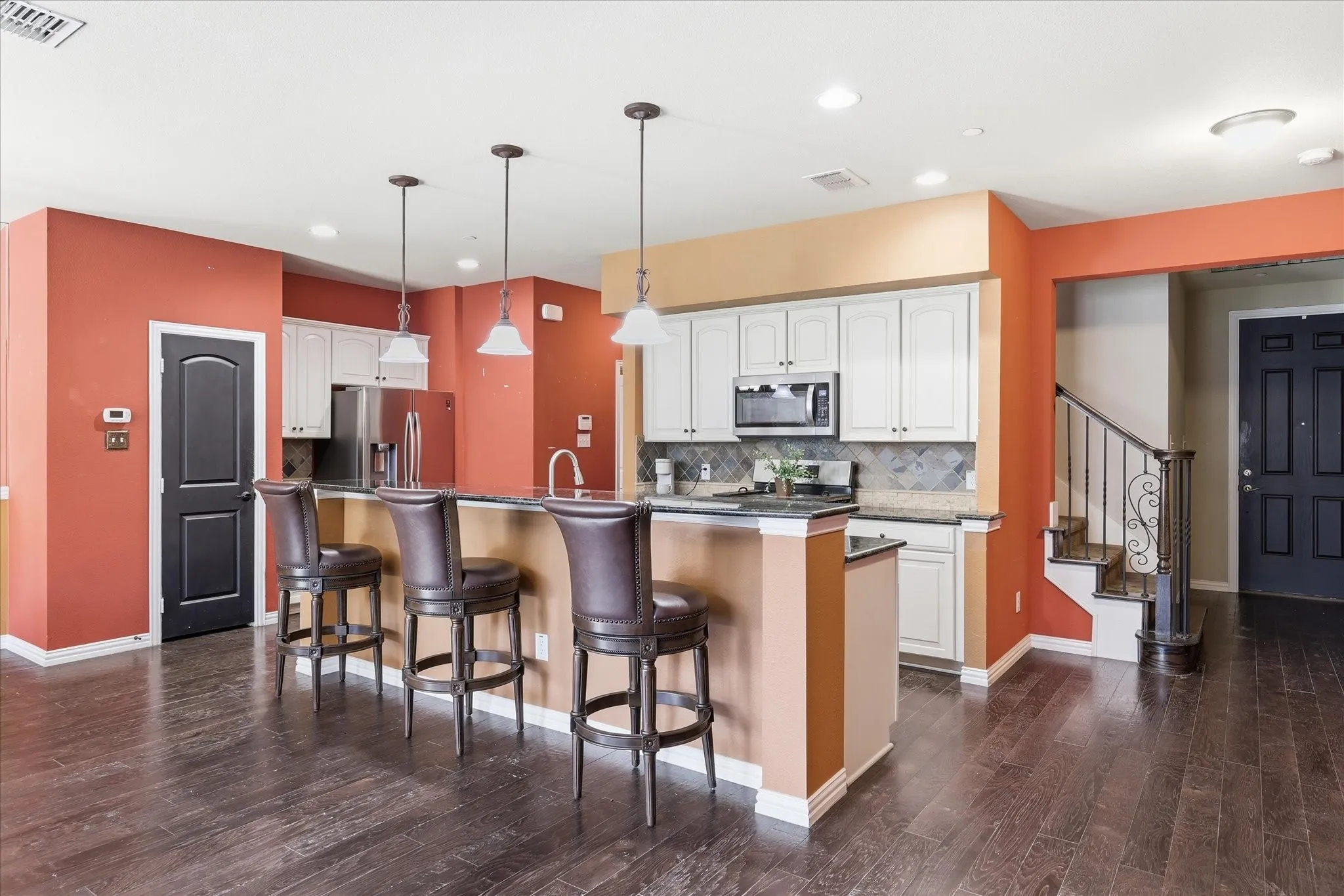 Townhouse For Sale in Denton County , 399 Dublin Street, Lewisville, Texas 75067, 3 Bedroom, 3 Bathroom, 2 Garage spaces, 1,942 Sqft, built in 2012, mls#21294114, Real Estate Agent in Lewisville, Homes For Sale in Denton county, Homes For Sale in Lewisville, Realtor in Lewisville Texas, Real Estate Brokerage Independent Realty Texas, Luminita Cordes Realtor