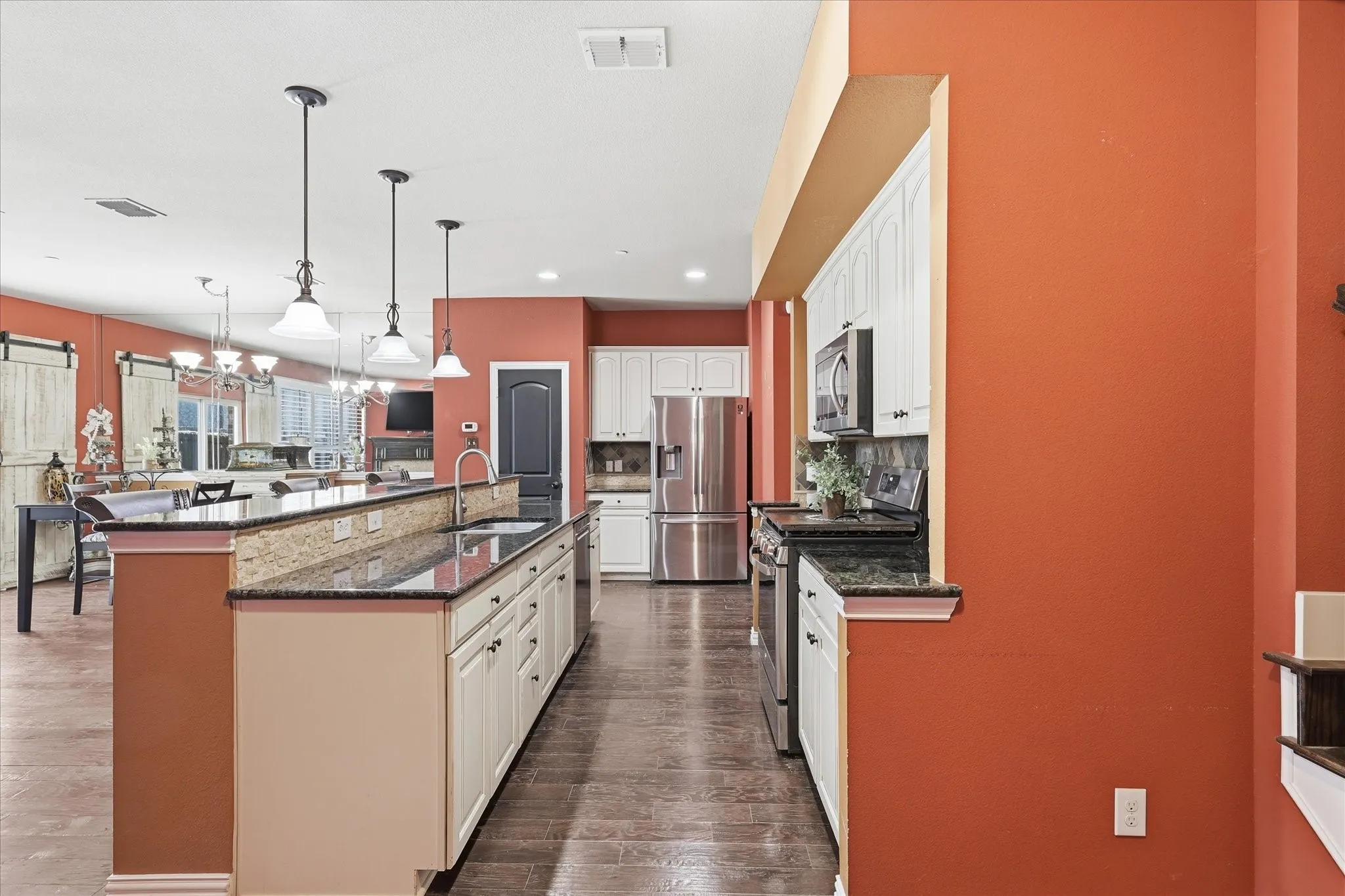 Townhouse For Sale in Denton County , 399 Dublin Street, Lewisville, Texas 75067, 3 Bedroom, 3 Bathroom, 2 Garage spaces, 1,942 Sqft, built in 2012, mls#21294114, Real Estate Agent in Lewisville, Homes For Sale in Denton county, Homes For Sale in Lewisville, Realtor in Lewisville Texas, Real Estate Brokerage Independent Realty Texas, Luminita Cordes Realtor