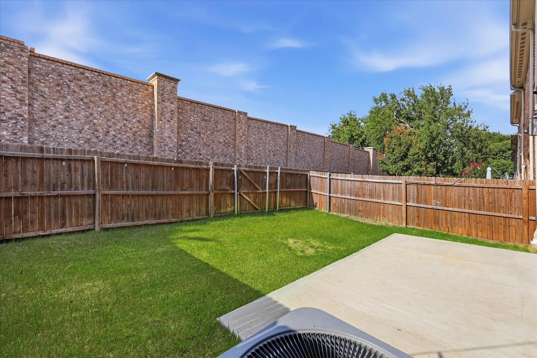 Townhouse For Sale in Denton County , 399 Dublin Street, Lewisville, Texas 75067, 3 Bedroom, 3 Bathroom, 2 Garage spaces, 1,942 Sqft, built in 2012, mls#21294114, Real Estate Agent in Lewisville, Homes For Sale in Denton county, Homes For Sale in Lewisville, Realtor in Lewisville Texas, Real Estate Brokerage Independent Realty Texas, Luminita Cordes Realtor