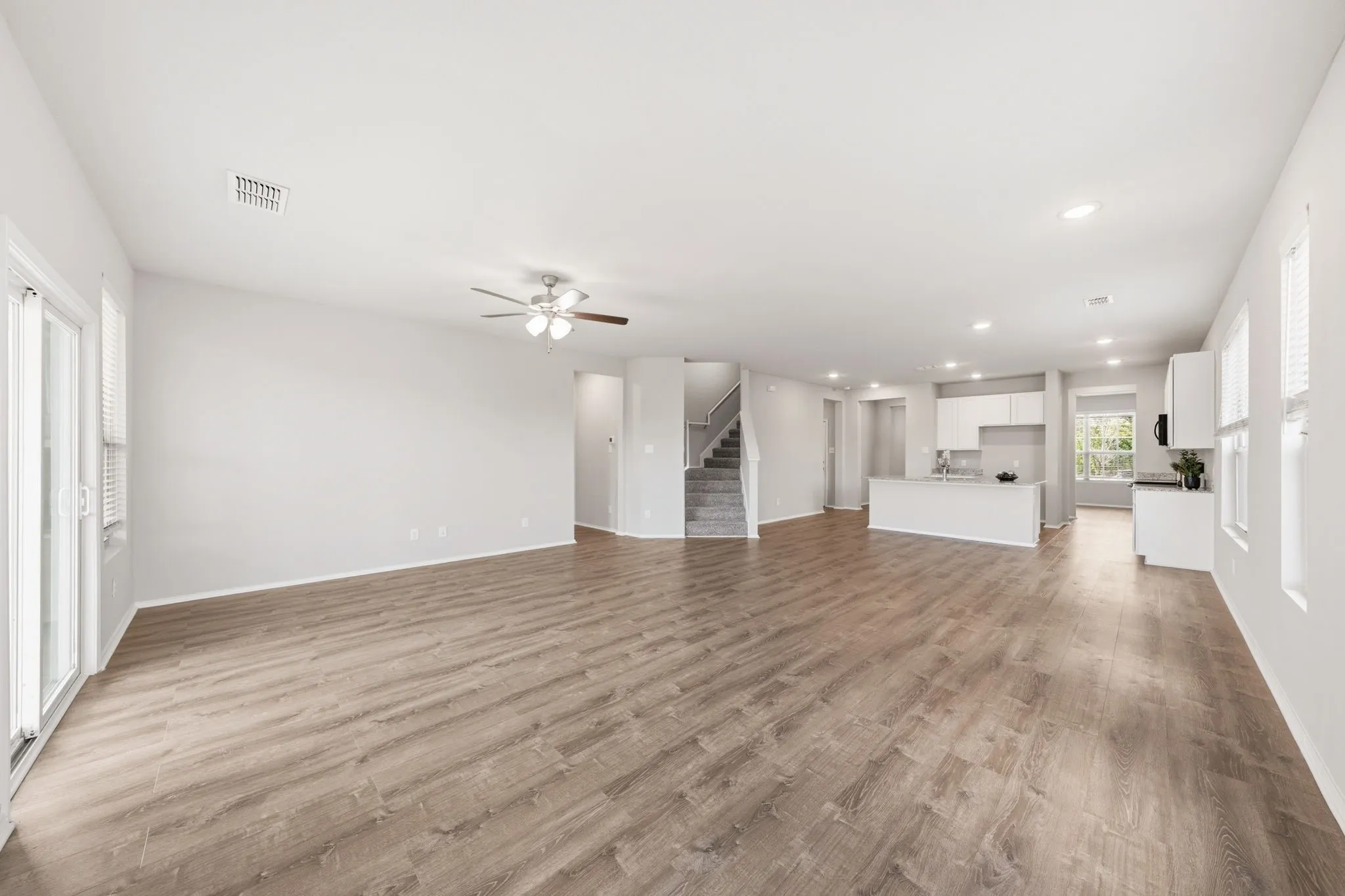 Single Family Residence For Sale in Tarrant County , 6248 Jackstaff Drive, Fort Worth, Texas 76179, 5 Bedroom, 4 Bathroom, 2 Garage spaces, 3,948 Sqft, built in 2019, mls#21297139, Real Estate Agent in Fort Worth, Homes For Sale in Tarrant county, Homes For Sale in Fort Worth, Realtor in Fort Worth Texas, Real Estate Brokerage Independent Realty Texas, Luminita Cordes Realtor
