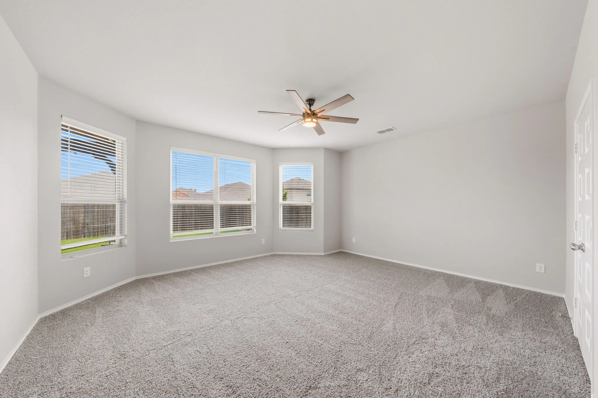 Single Family Residence For Sale in Tarrant County , 6248 Jackstaff Drive, Fort Worth, Texas 76179, 5 Bedroom, 4 Bathroom, 2 Garage spaces, 3,948 Sqft, built in 2019, mls#21297139, Real Estate Agent in Fort Worth, Homes For Sale in Tarrant county, Homes For Sale in Fort Worth, Realtor in Fort Worth Texas, Real Estate Brokerage Independent Realty Texas, Luminita Cordes Realtor