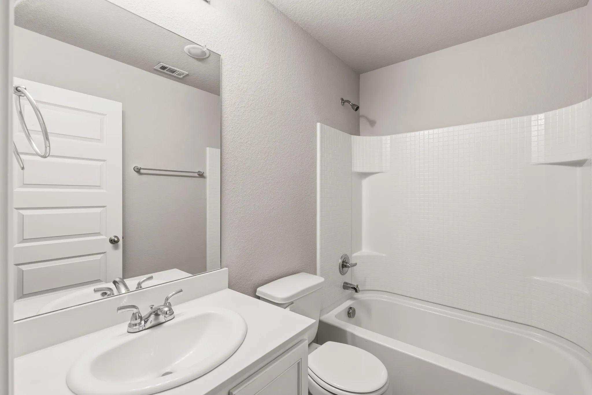 Single Family Residence For Sale in Tarrant County , 6248 Jackstaff Drive, Fort Worth, Texas 76179, 5 Bedroom, 4 Bathroom, 2 Garage spaces, 3,948 Sqft, built in 2019, mls#21297139, Real Estate Agent in Fort Worth, Homes For Sale in Tarrant county, Homes For Sale in Fort Worth, Realtor in Fort Worth Texas, Real Estate Brokerage Independent Realty Texas, Luminita Cordes Realtor