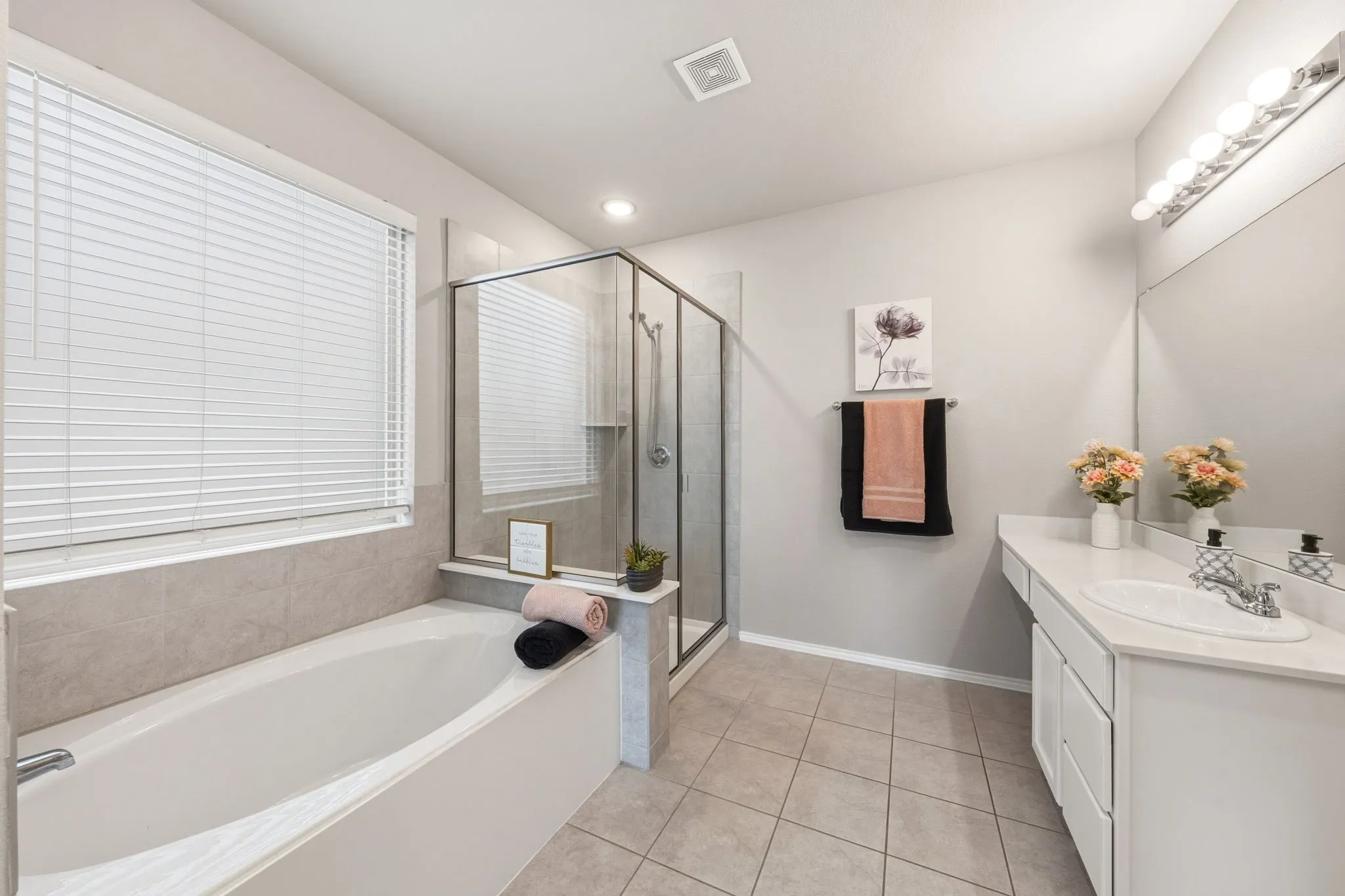 Single Family Residence For Sale in Tarrant County , 6248 Jackstaff Drive, Fort Worth, Texas 76179, 5 Bedroom, 4 Bathroom, 2 Garage spaces, 3,948 Sqft, built in 2019, mls#21297139, Real Estate Agent in Fort Worth, Homes For Sale in Tarrant county, Homes For Sale in Fort Worth, Realtor in Fort Worth Texas, Real Estate Brokerage Independent Realty Texas, Luminita Cordes Realtor