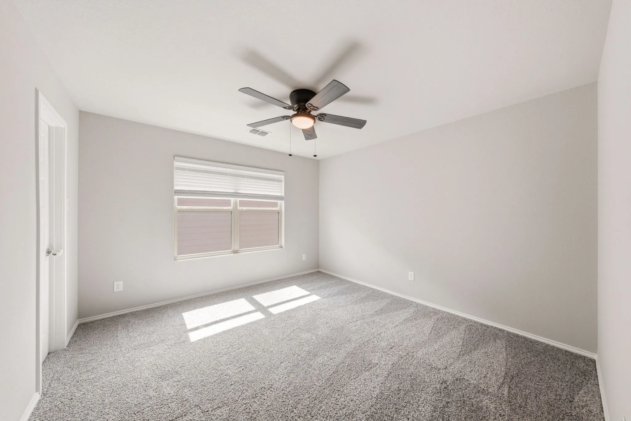 Single Family Residence For Sale in Tarrant County , 6248 Jackstaff Drive, Fort Worth, Texas 76179, 5 Bedroom, 4 Bathroom, 2 Garage spaces, 3,948 Sqft, built in 2019, mls#21297139, Real Estate Agent in Fort Worth, Homes For Sale in Tarrant county, Homes For Sale in Fort Worth, Realtor in Fort Worth Texas, Real Estate Brokerage Independent Realty Texas, Luminita Cordes Realtor
