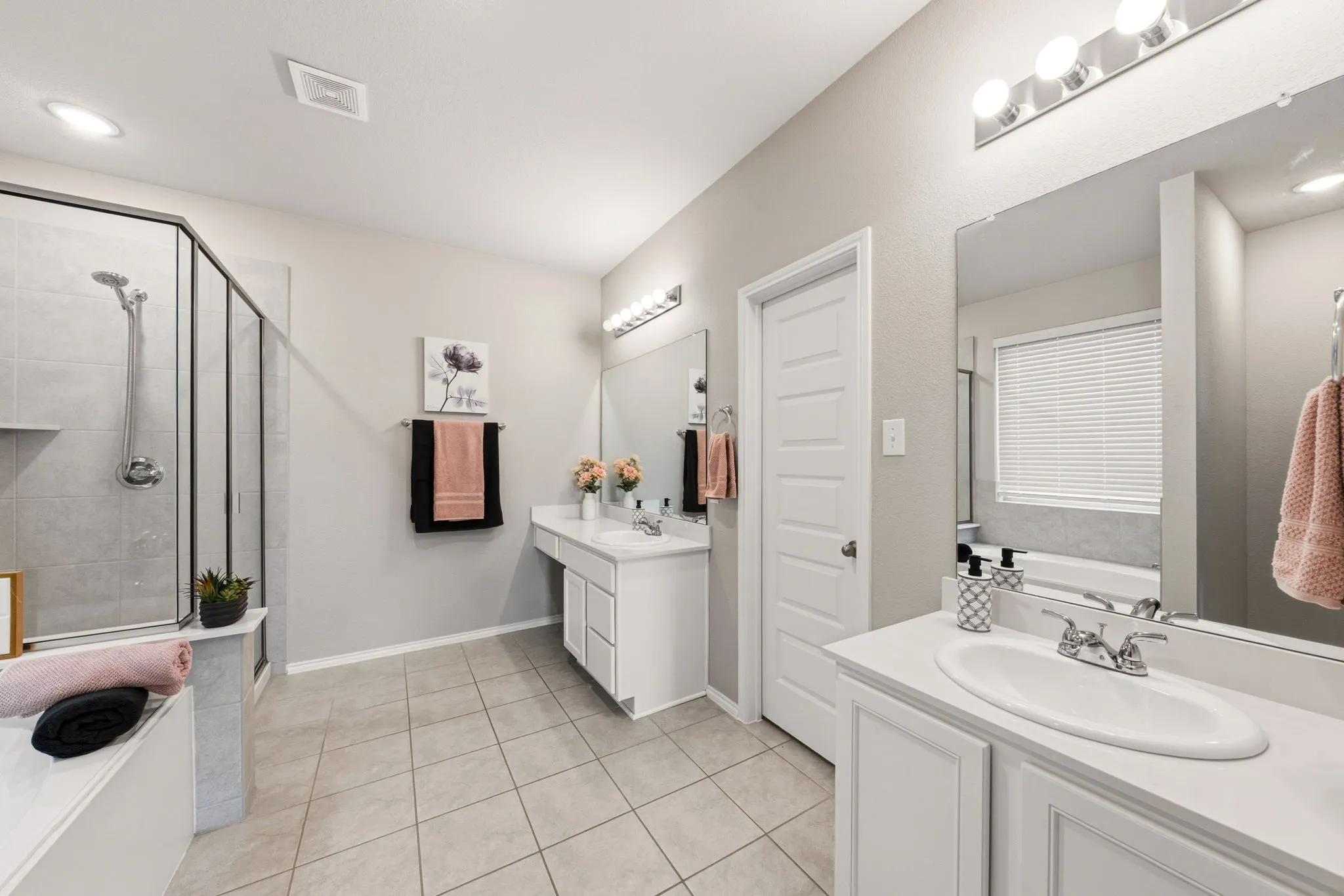 Single Family Residence For Sale in Tarrant County , 6248 Jackstaff Drive, Fort Worth, Texas 76179, 5 Bedroom, 4 Bathroom, 2 Garage spaces, 3,948 Sqft, built in 2019, mls#21297139, Real Estate Agent in Fort Worth, Homes For Sale in Tarrant county, Homes For Sale in Fort Worth, Realtor in Fort Worth Texas, Real Estate Brokerage Independent Realty Texas, Luminita Cordes Realtor