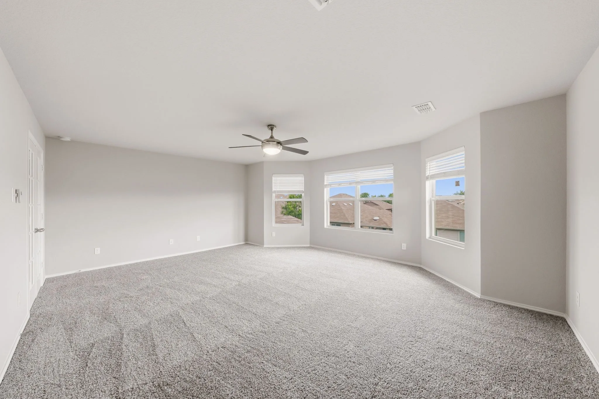 Single Family Residence For Sale in Tarrant County , 6248 Jackstaff Drive, Fort Worth, Texas 76179, 5 Bedroom, 4 Bathroom, 2 Garage spaces, 3,948 Sqft, built in 2019, mls#21297139, Real Estate Agent in Fort Worth, Homes For Sale in Tarrant county, Homes For Sale in Fort Worth, Realtor in Fort Worth Texas, Real Estate Brokerage Independent Realty Texas, Luminita Cordes Realtor