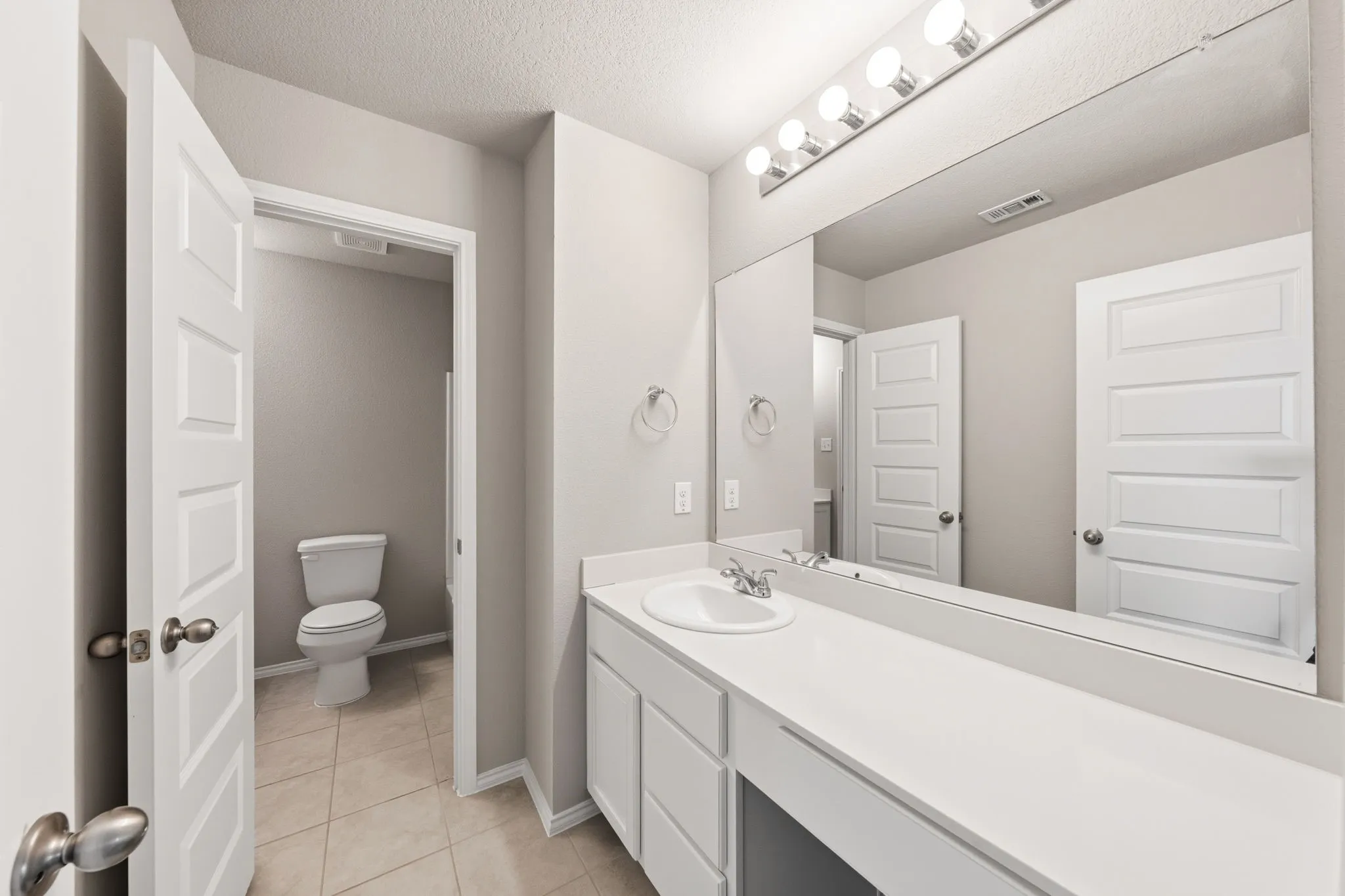 Single Family Residence For Sale in Tarrant County , 6248 Jackstaff Drive, Fort Worth, Texas 76179, 5 Bedroom, 4 Bathroom, 2 Garage spaces, 3,948 Sqft, built in 2019, mls#21297139, Real Estate Agent in Fort Worth, Homes For Sale in Tarrant county, Homes For Sale in Fort Worth, Realtor in Fort Worth Texas, Real Estate Brokerage Independent Realty Texas, Luminita Cordes Realtor