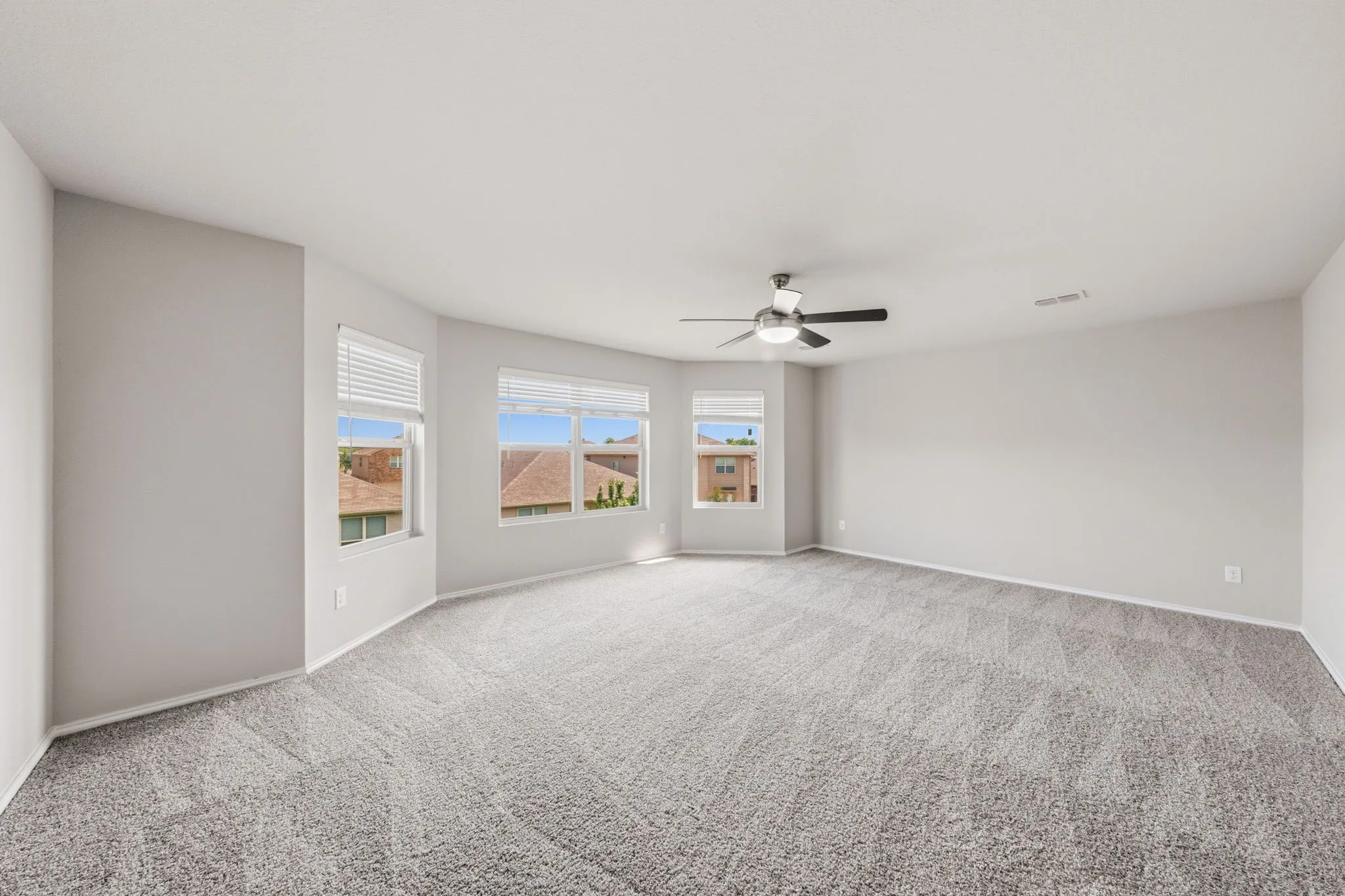 Single Family Residence For Sale in Tarrant County , 6248 Jackstaff Drive, Fort Worth, Texas 76179, 5 Bedroom, 4 Bathroom, 2 Garage spaces, 3,948 Sqft, built in 2019, mls#21297139, Real Estate Agent in Fort Worth, Homes For Sale in Tarrant county, Homes For Sale in Fort Worth, Realtor in Fort Worth Texas, Real Estate Brokerage Independent Realty Texas, Luminita Cordes Realtor