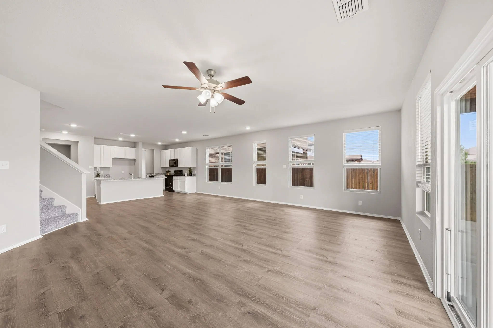 Single Family Residence For Sale in Tarrant County , 6248 Jackstaff Drive, Fort Worth, Texas 76179, 5 Bedroom, 4 Bathroom, 2 Garage spaces, 3,948 Sqft, built in 2019, mls#21297139, Real Estate Agent in Fort Worth, Homes For Sale in Tarrant county, Homes For Sale in Fort Worth, Realtor in Fort Worth Texas, Real Estate Brokerage Independent Realty Texas, Luminita Cordes Realtor