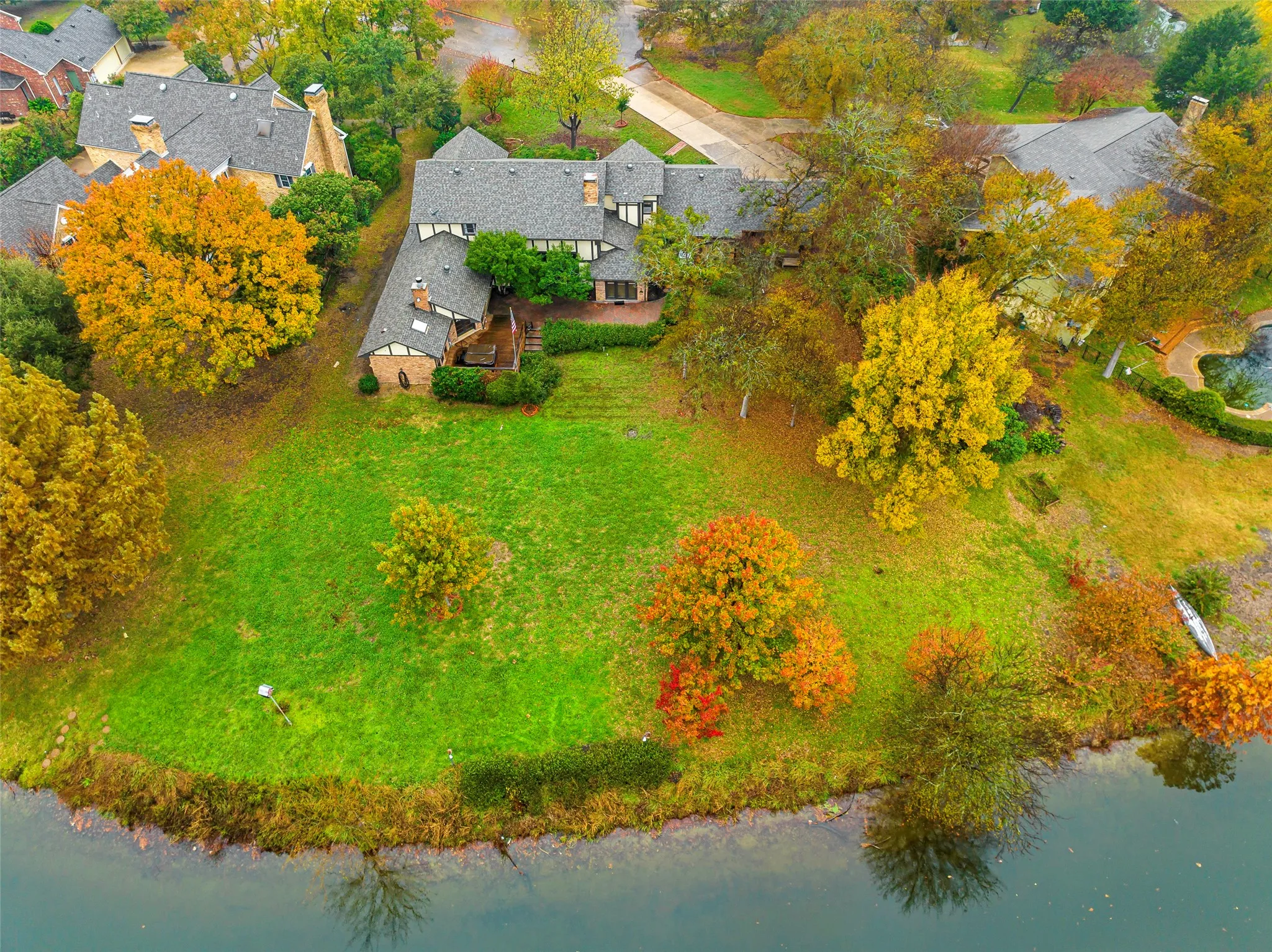 Single Family Residence For Sale in Collin County , 3 Chula Vista Circle, Wylie, Texas 75098, 4 Bedrooms, 4 Bathrooms, 3 Garage spaces, 3,813 Sqft, built in 1981, Price $1,250,000, mls#21298085, Real Estate Agent in Wylie, Homes For Sale in Collin county, Homes For Sale in Wylie, Realtor in Wylie Texas, Real Estate Brokerage Independent Realty Texas, Luminita Cordes Realtor