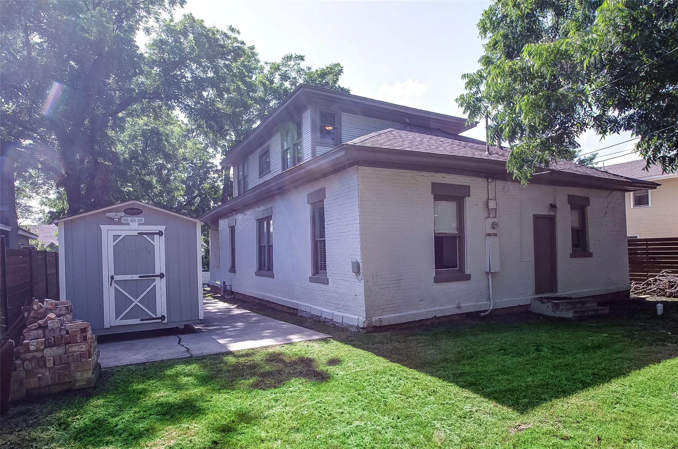 Single Family Residence For Sale in Tarrant County , 1601 S Henderson Street, Fort Worth, Texas 76104, 3 Bedroom, 3 Bathroom, Garage spaces, 2,204 Sqft, built in 1927, mls#21297511, Real Estate Agent in Fort Worth, Homes For Sale in Tarrant county, Homes For Sale in Fort Worth, Realtor in Fort Worth Texas, Real Estate Brokerage Independent Realty Texas, Luminita Cordes Realtor