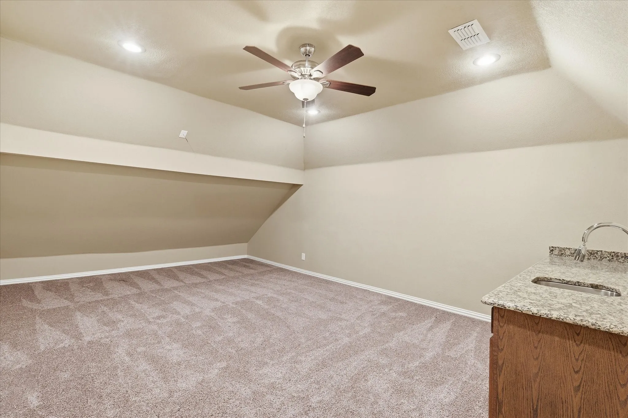 Single Family Residence For Sale in Collin County , 2220 New College Lane, Plano, Texas 75025, 5 Bedroom, 5 Bathroom, 2 Garage spaces, 3,538 Sqft, built in 2005, mls#21295591, Real Estate Agent in Plano, Homes For Sale in Collin county, Homes For Sale in Plano, Realtor in Plano Texas, Real Estate Brokerage Independent Realty Texas, Luminita Cordes Realtor