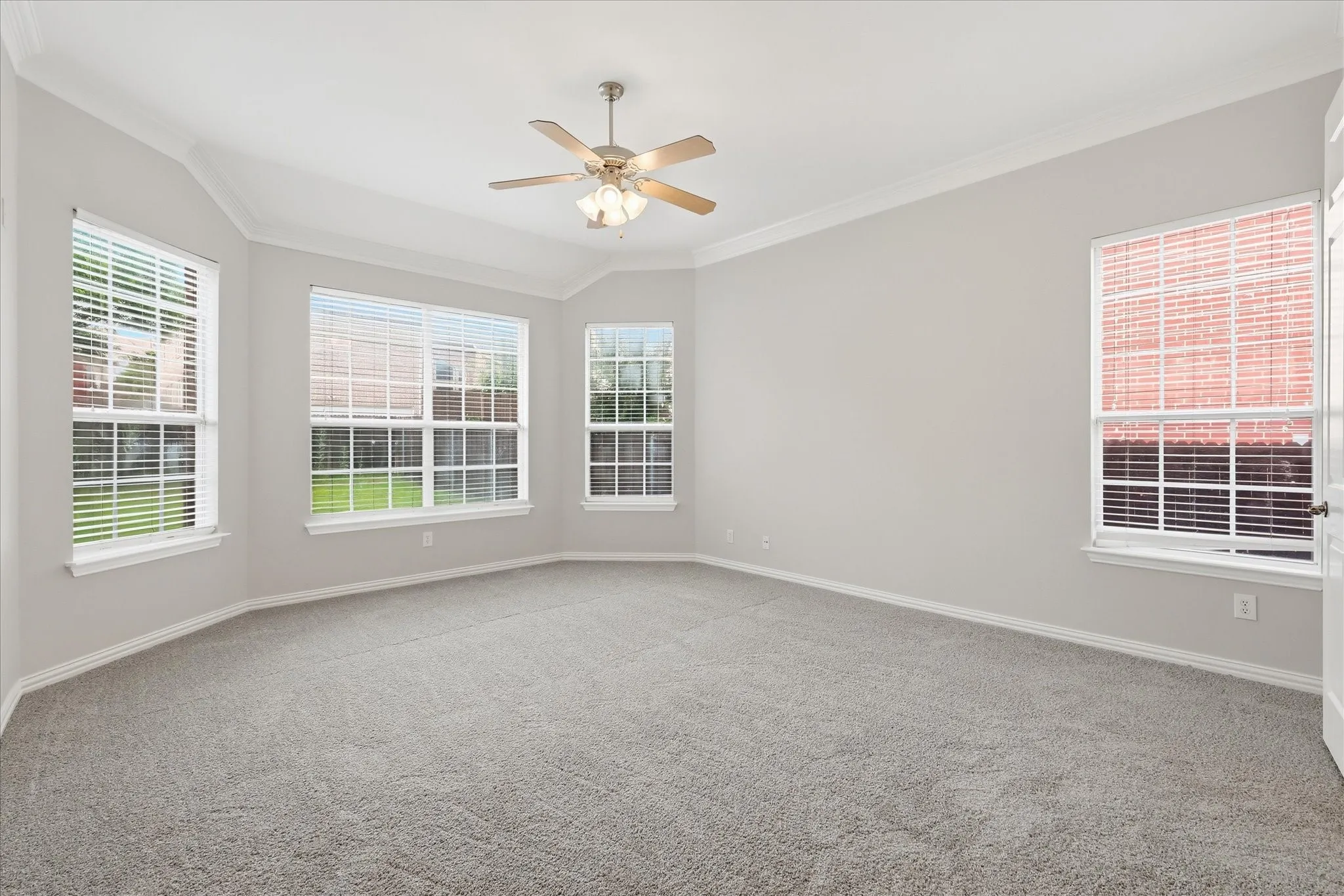 Single Family Residence For Sale in Collin County , 2220 New College Lane, Plano, Texas 75025, 5 Bedroom, 5 Bathroom, 2 Garage spaces, 3,538 Sqft, built in 2005, mls#21295591, Real Estate Agent in Plano, Homes For Sale in Collin county, Homes For Sale in Plano, Realtor in Plano Texas, Real Estate Brokerage Independent Realty Texas, Luminita Cordes Realtor