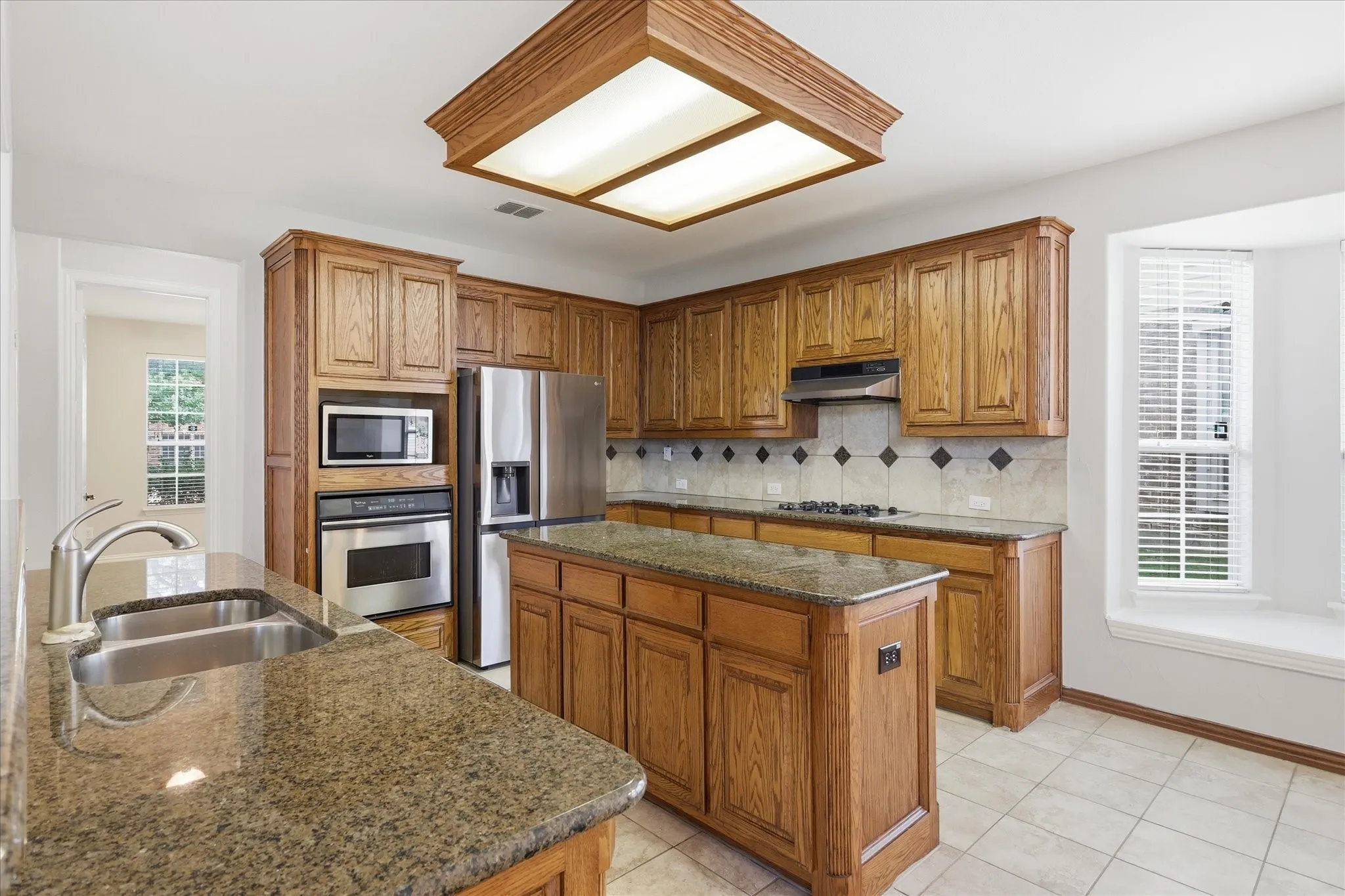 Single Family Residence For Sale in Collin County , 2220 New College Lane, Plano, Texas 75025, 5 Bedroom, 5 Bathroom, 2 Garage spaces, 3,538 Sqft, built in 2005, mls#21295591, Real Estate Agent in Plano, Homes For Sale in Collin county, Homes For Sale in Plano, Realtor in Plano Texas, Real Estate Brokerage Independent Realty Texas, Luminita Cordes Realtor