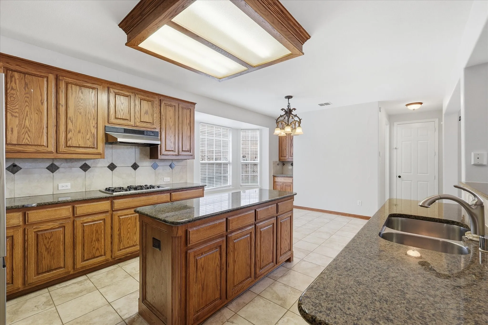 Single Family Residence For Sale in Collin County , 2220 New College Lane, Plano, Texas 75025, 5 Bedroom, 5 Bathroom, 2 Garage spaces, 3,538 Sqft, built in 2005, mls#21295591, Real Estate Agent in Plano, Homes For Sale in Collin county, Homes For Sale in Plano, Realtor in Plano Texas, Real Estate Brokerage Independent Realty Texas, Luminita Cordes Realtor
