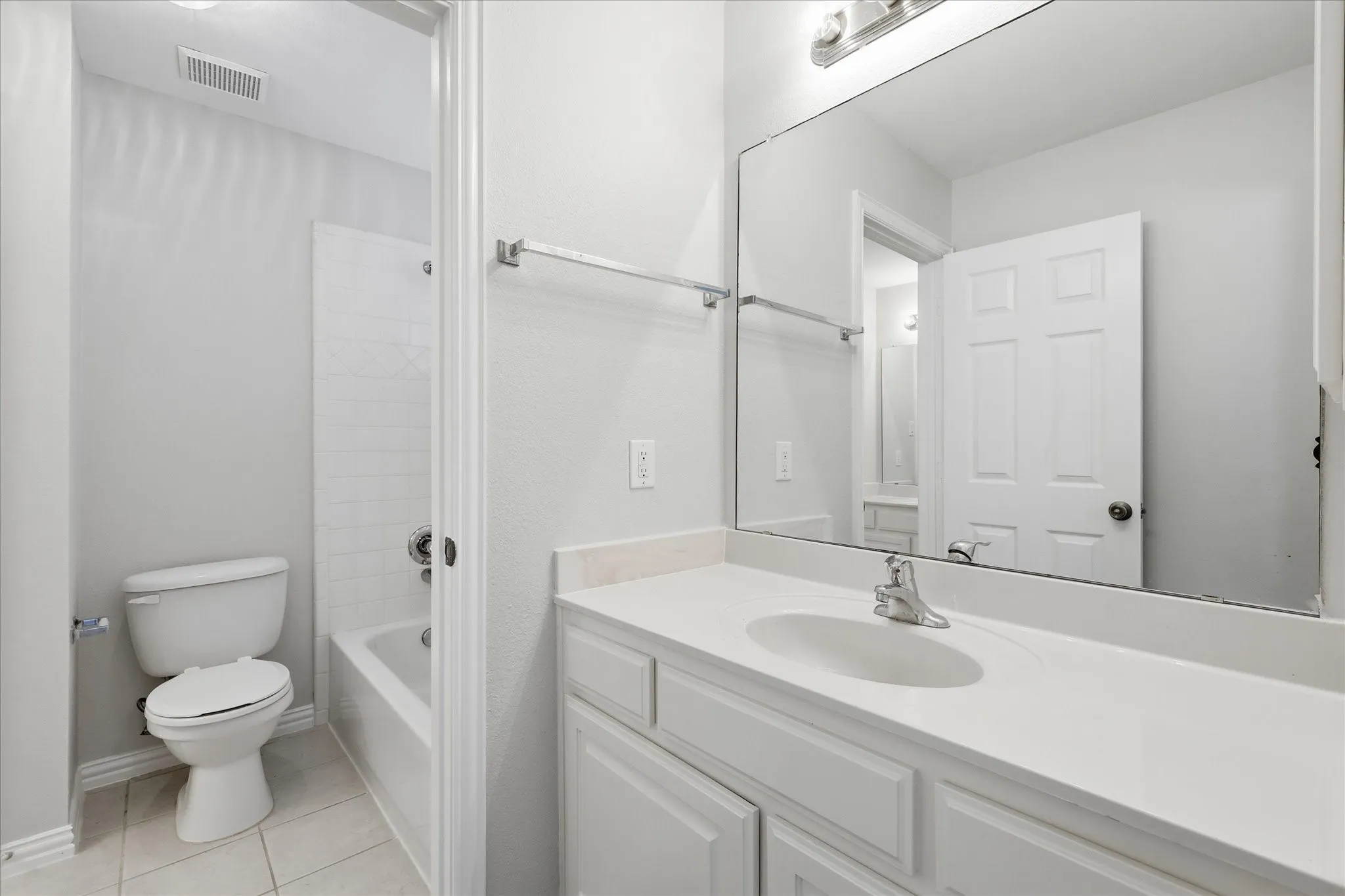 Single Family Residence For Sale in Collin County , 2220 New College Lane, Plano, Texas 75025, 5 Bedroom, 5 Bathroom, 2 Garage spaces, 3,538 Sqft, built in 2005, mls#21295591, Real Estate Agent in Plano, Homes For Sale in Collin county, Homes For Sale in Plano, Realtor in Plano Texas, Real Estate Brokerage Independent Realty Texas, Luminita Cordes Realtor