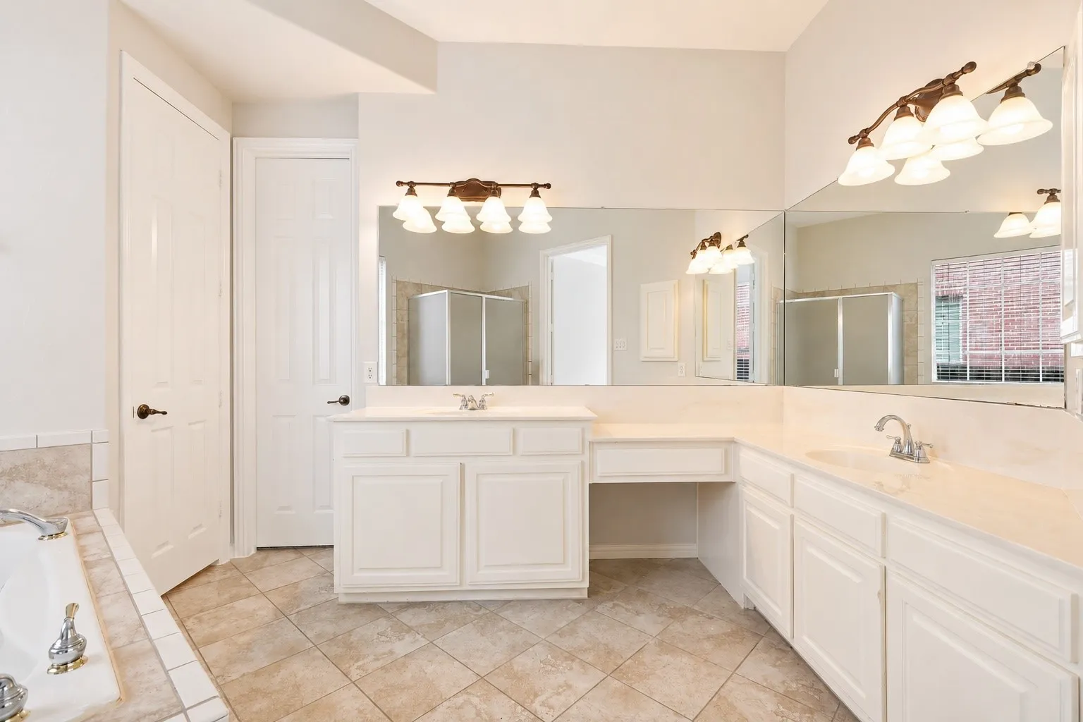 Single Family Residence For Sale in Collin County , 2220 New College Lane, Plano, Texas 75025, 5 Bedroom, 5 Bathroom, 2 Garage spaces, 3,538 Sqft, built in 2005, mls#21295591, Real Estate Agent in Plano, Homes For Sale in Collin county, Homes For Sale in Plano, Realtor in Plano Texas, Real Estate Brokerage Independent Realty Texas, Luminita Cordes Realtor