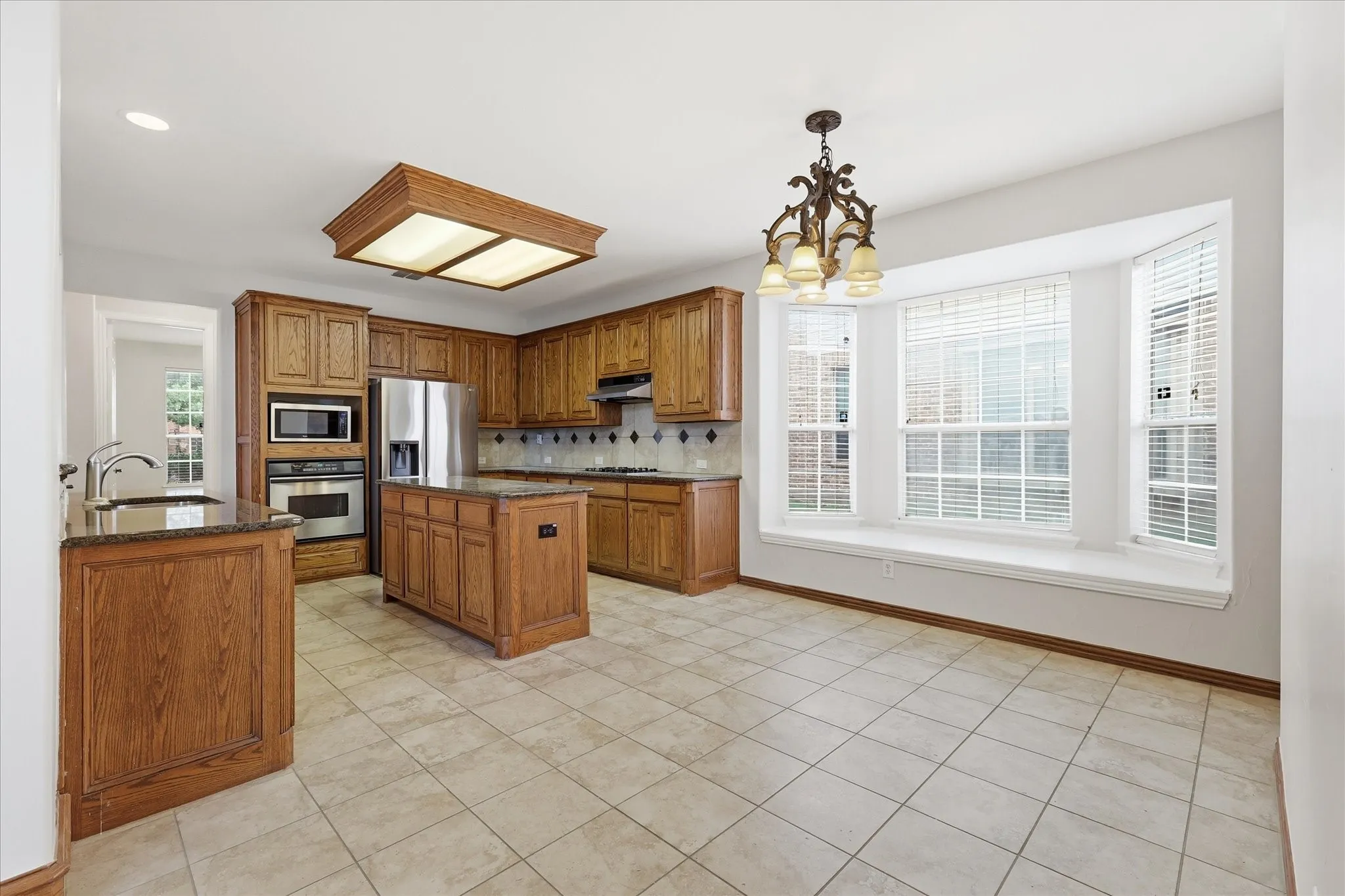 Single Family Residence For Sale in Collin County , 2220 New College Lane, Plano, Texas 75025, 5 Bedroom, 5 Bathroom, 2 Garage spaces, 3,538 Sqft, built in 2005, mls#21295591, Real Estate Agent in Plano, Homes For Sale in Collin county, Homes For Sale in Plano, Realtor in Plano Texas, Real Estate Brokerage Independent Realty Texas, Luminita Cordes Realtor