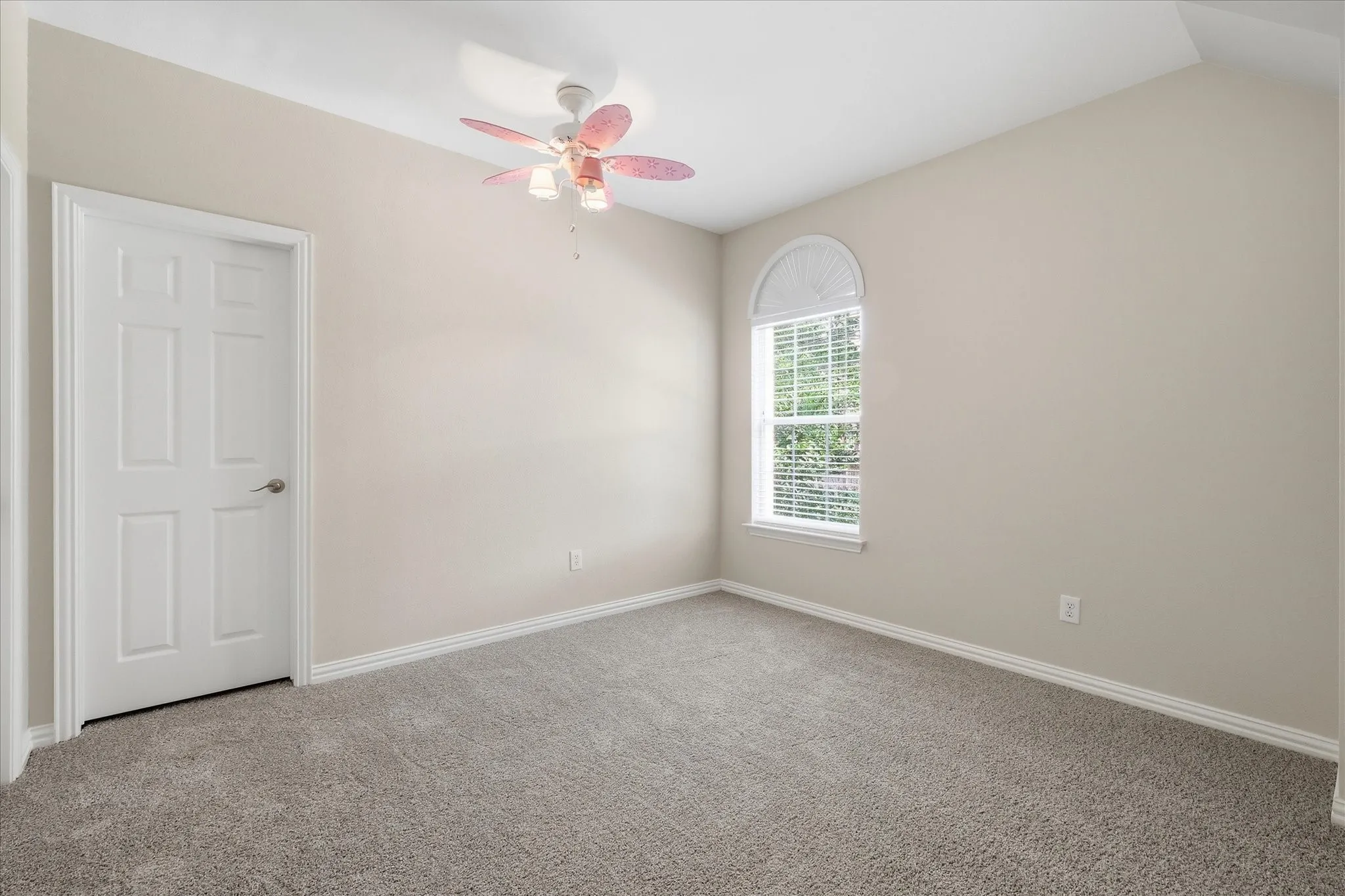 Single Family Residence For Sale in Collin County , 2220 New College Lane, Plano, Texas 75025, 5 Bedroom, 5 Bathroom, 2 Garage spaces, 3,538 Sqft, built in 2005, mls#21295591, Real Estate Agent in Plano, Homes For Sale in Collin county, Homes For Sale in Plano, Realtor in Plano Texas, Real Estate Brokerage Independent Realty Texas, Luminita Cordes Realtor