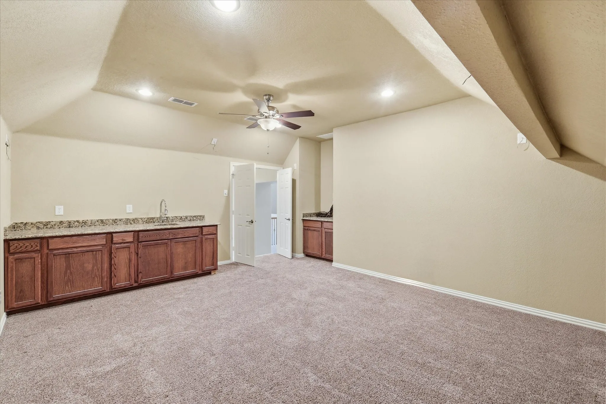 Single Family Residence For Sale in Collin County , 2220 New College Lane, Plano, Texas 75025, 5 Bedroom, 5 Bathroom, 2 Garage spaces, 3,538 Sqft, built in 2005, mls#21295591, Real Estate Agent in Plano, Homes For Sale in Collin county, Homes For Sale in Plano, Realtor in Plano Texas, Real Estate Brokerage Independent Realty Texas, Luminita Cordes Realtor