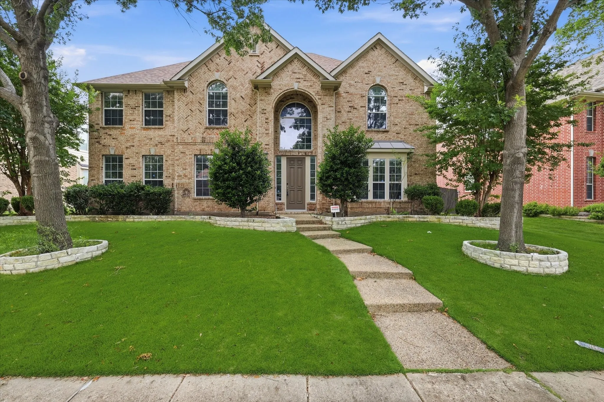 Single Family Residence For Sale in Collin County , 2220 New College Lane, Plano, Texas 75025, 5 Bedroom, 5 Bathroom, 2 Garage spaces, 3,538 Sqft, built in 2005, mls#21295591, Real Estate Agent in Plano, Homes For Sale in Collin county, Homes For Sale in Plano, Realtor in Plano Texas, Real Estate Brokerage Independent Realty Texas, Luminita Cordes Realtor