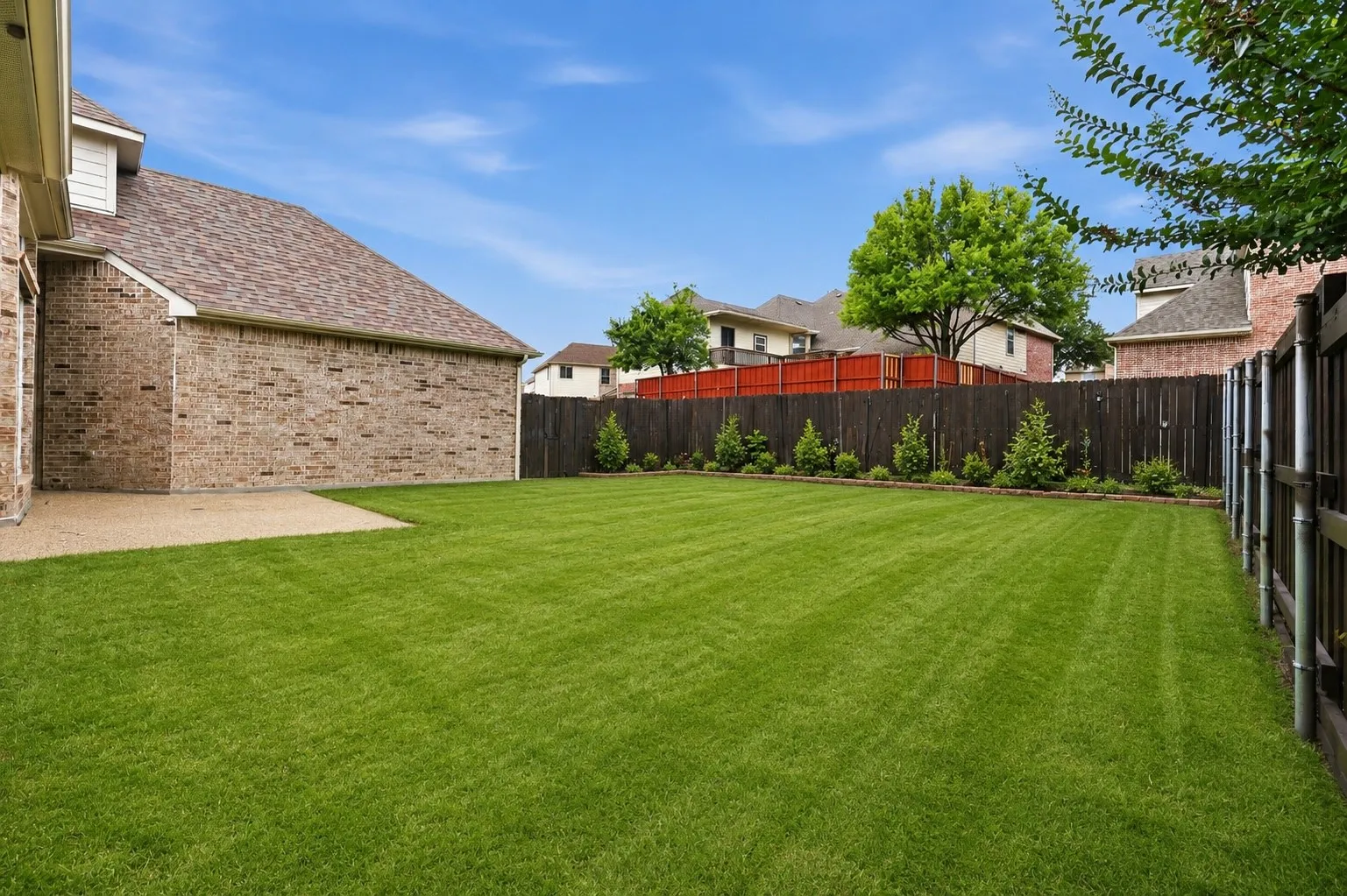 Single Family Residence For Sale in Collin County , 2220 New College Lane, Plano, Texas 75025, 5 Bedroom, 5 Bathroom, 2 Garage spaces, 3,538 Sqft, built in 2005, mls#21295591, Real Estate Agent in Plano, Homes For Sale in Collin county, Homes For Sale in Plano, Realtor in Plano Texas, Real Estate Brokerage Independent Realty Texas, Luminita Cordes Realtor